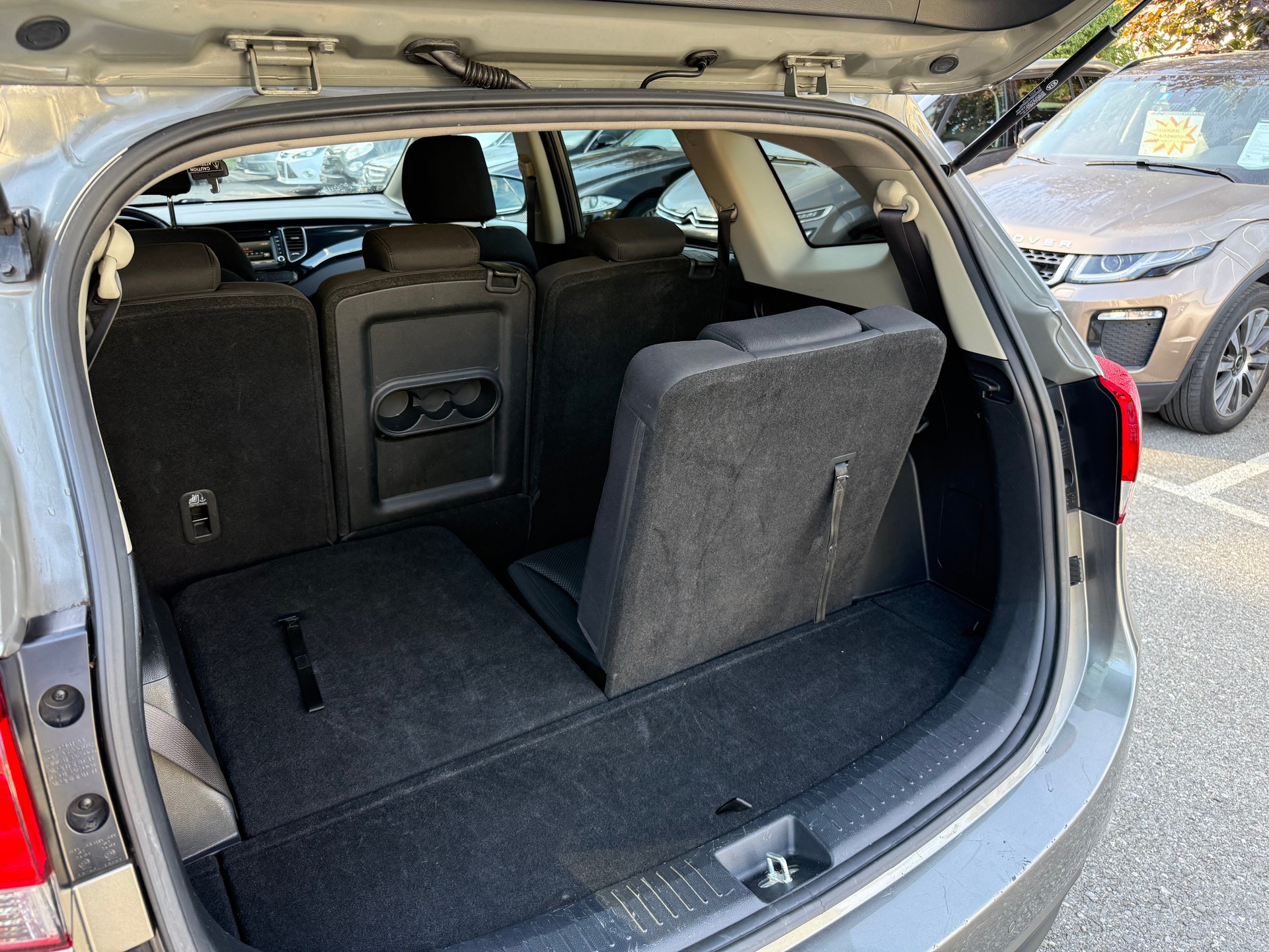 KIA Carens 1.7 CRDi Style-image-19