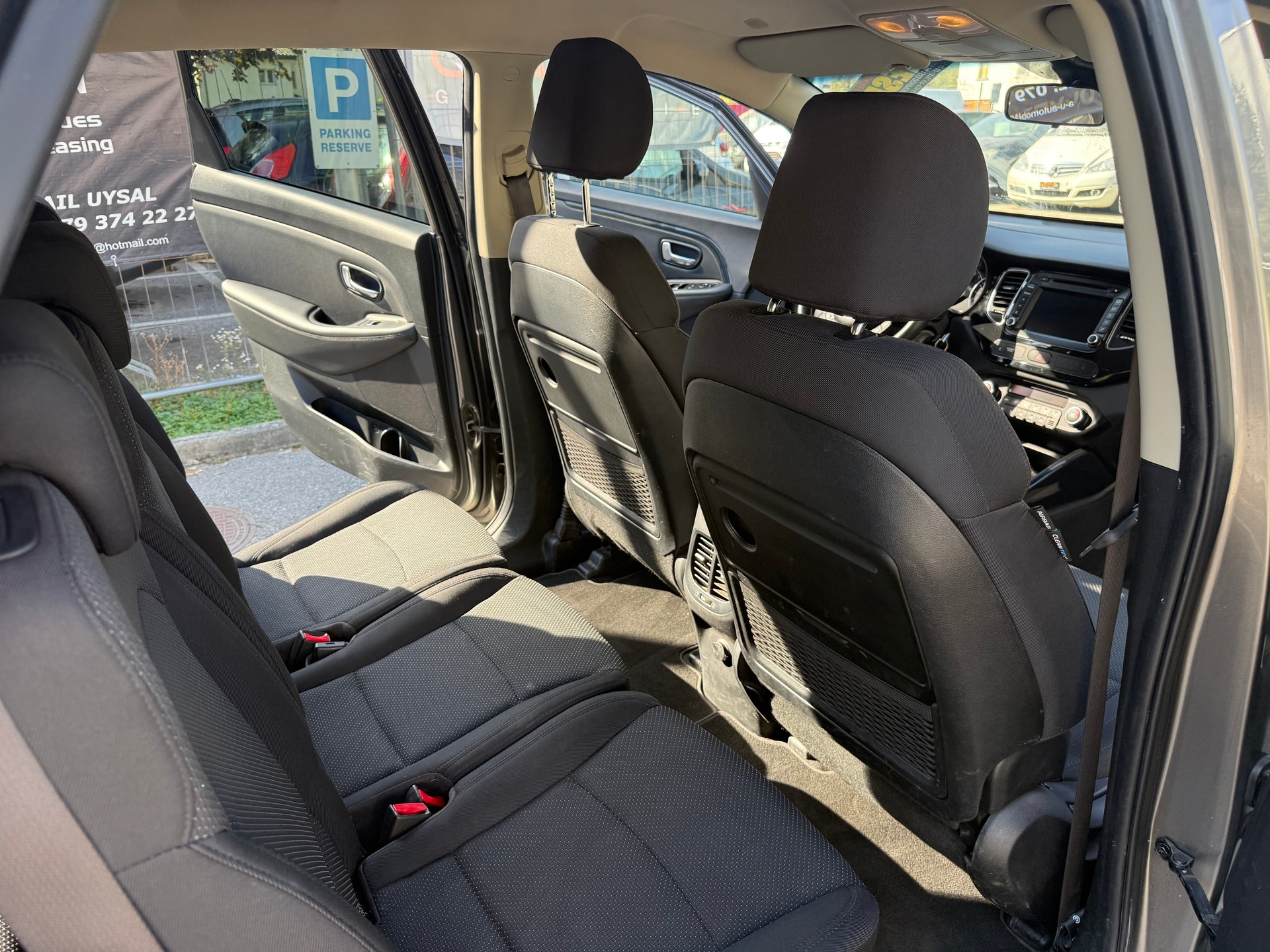 KIA Carens 1.7 CRDi Style-image-18