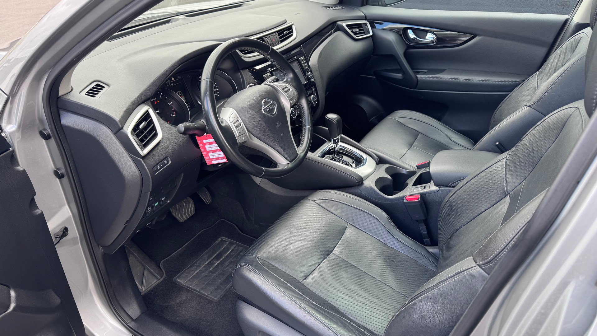NISSAN Qashqai 1.6 dCi 360° Xtronic CVT-image-6