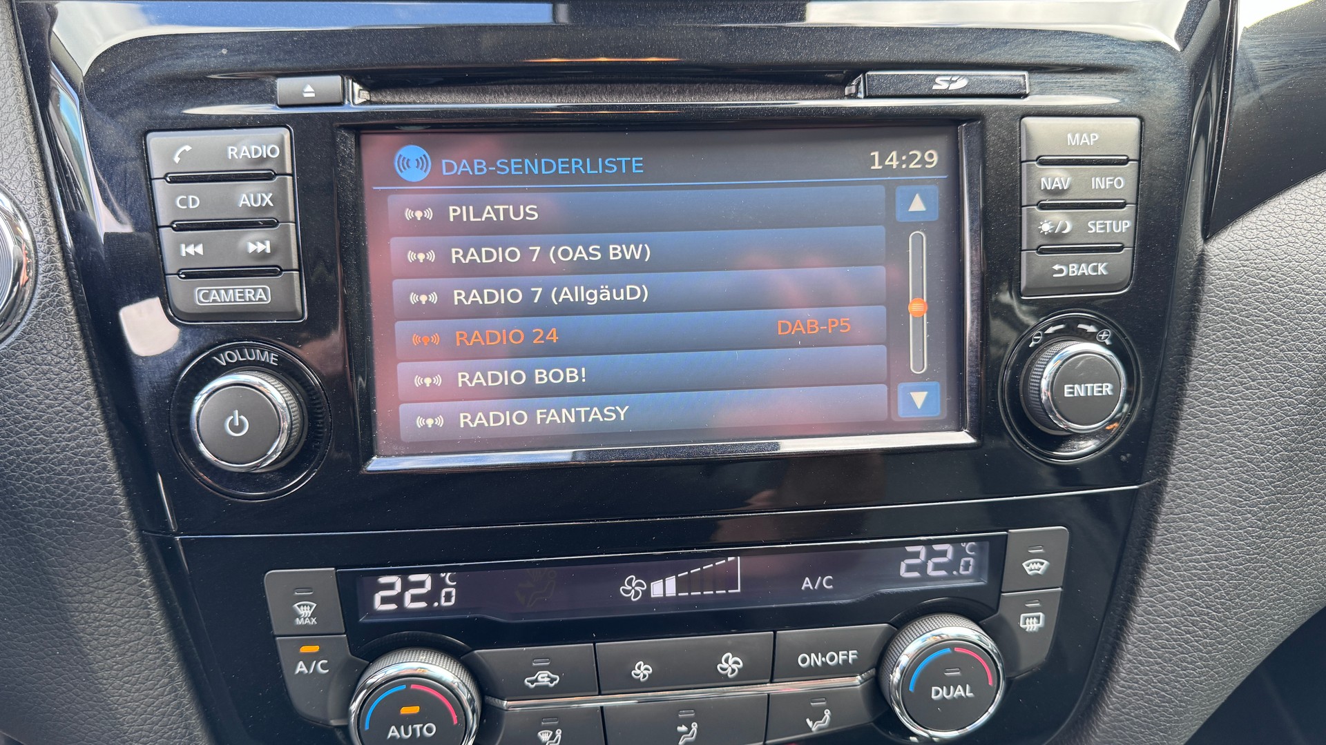 NISSAN Qashqai 1.6 dCi 360° Xtronic CVT-image-9