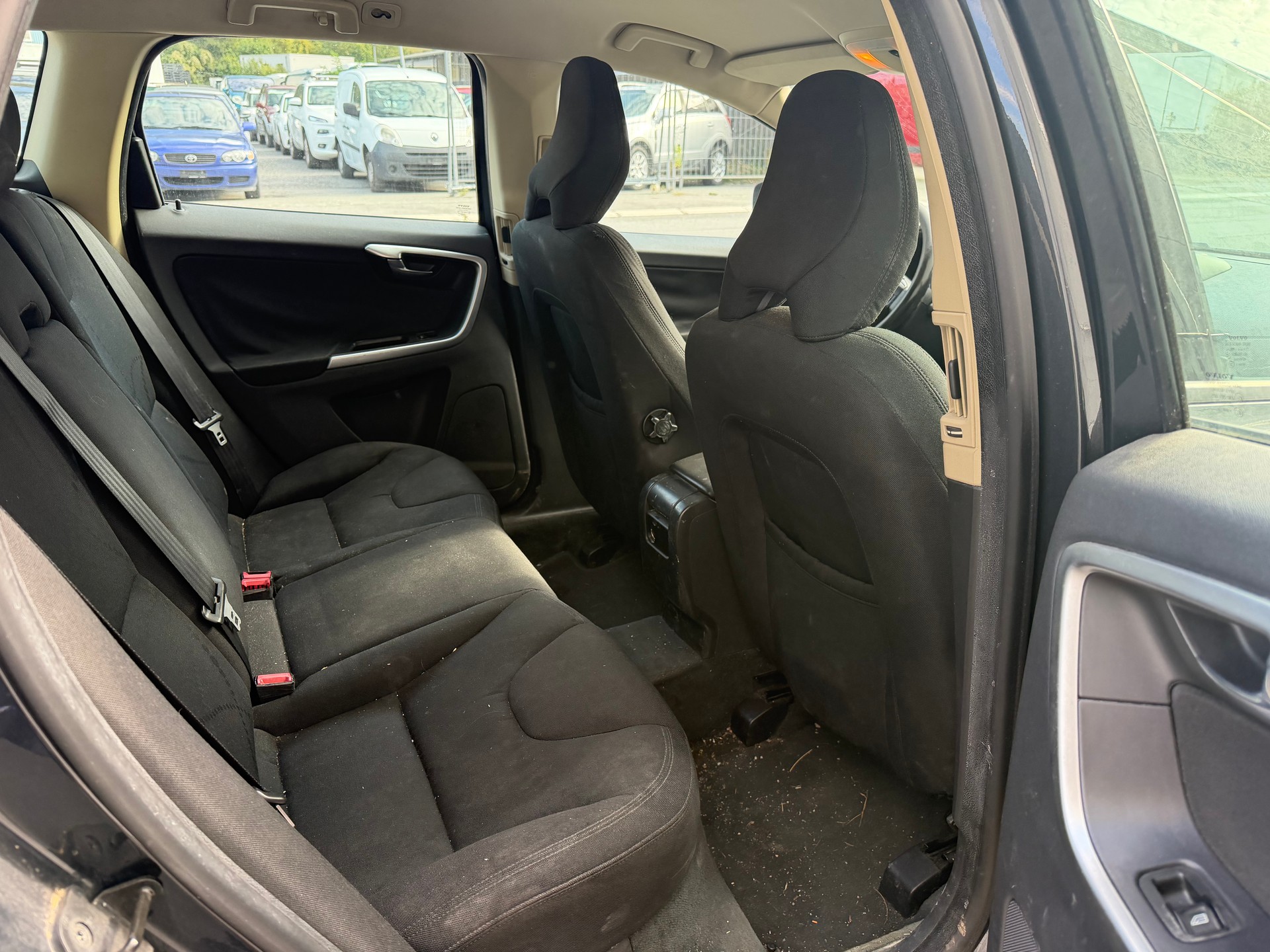 VOLVO XC60 D5 AWD Geartronic-image-6