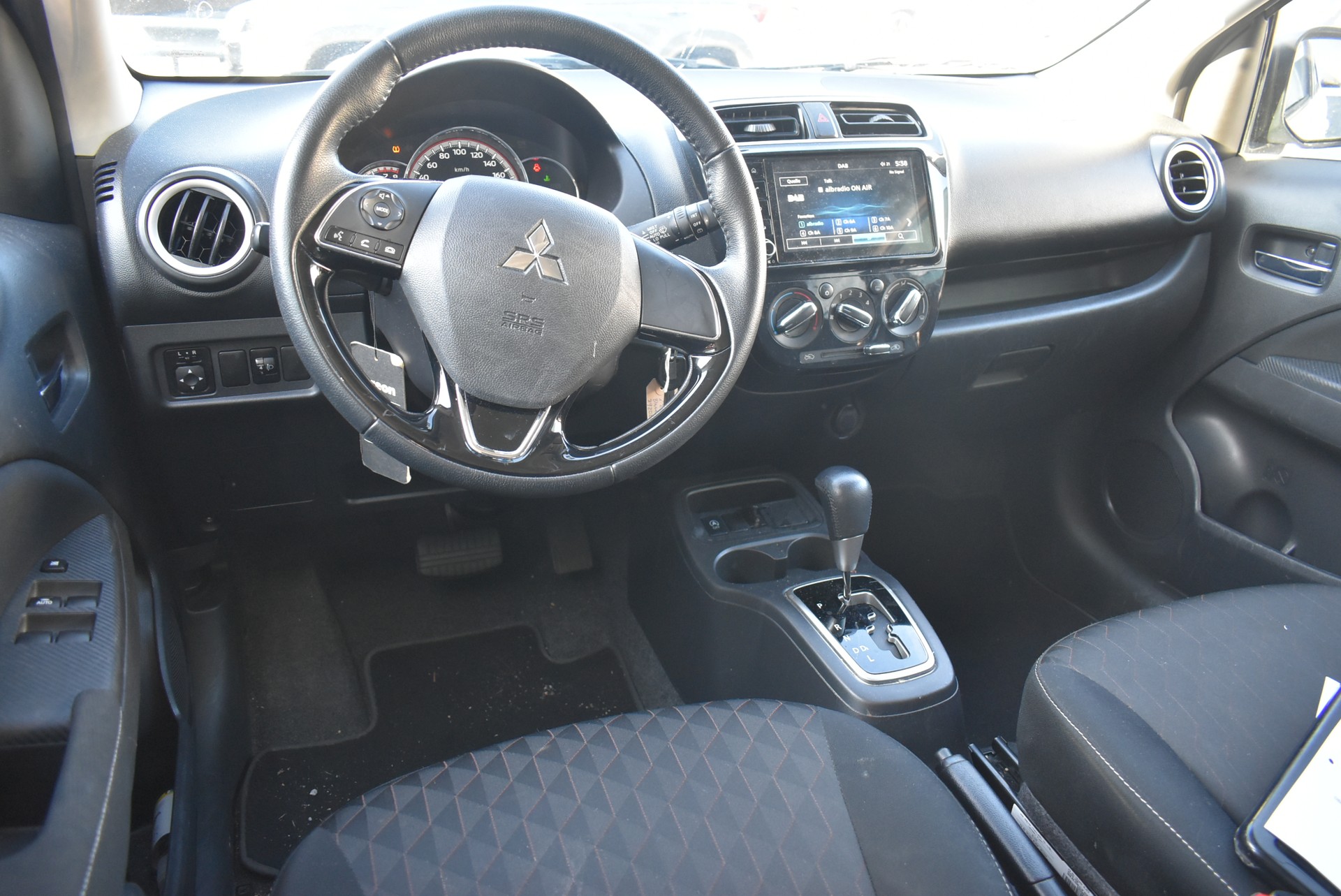 MITSUBISHI Space Star 1.2 CVT Invite-image-4