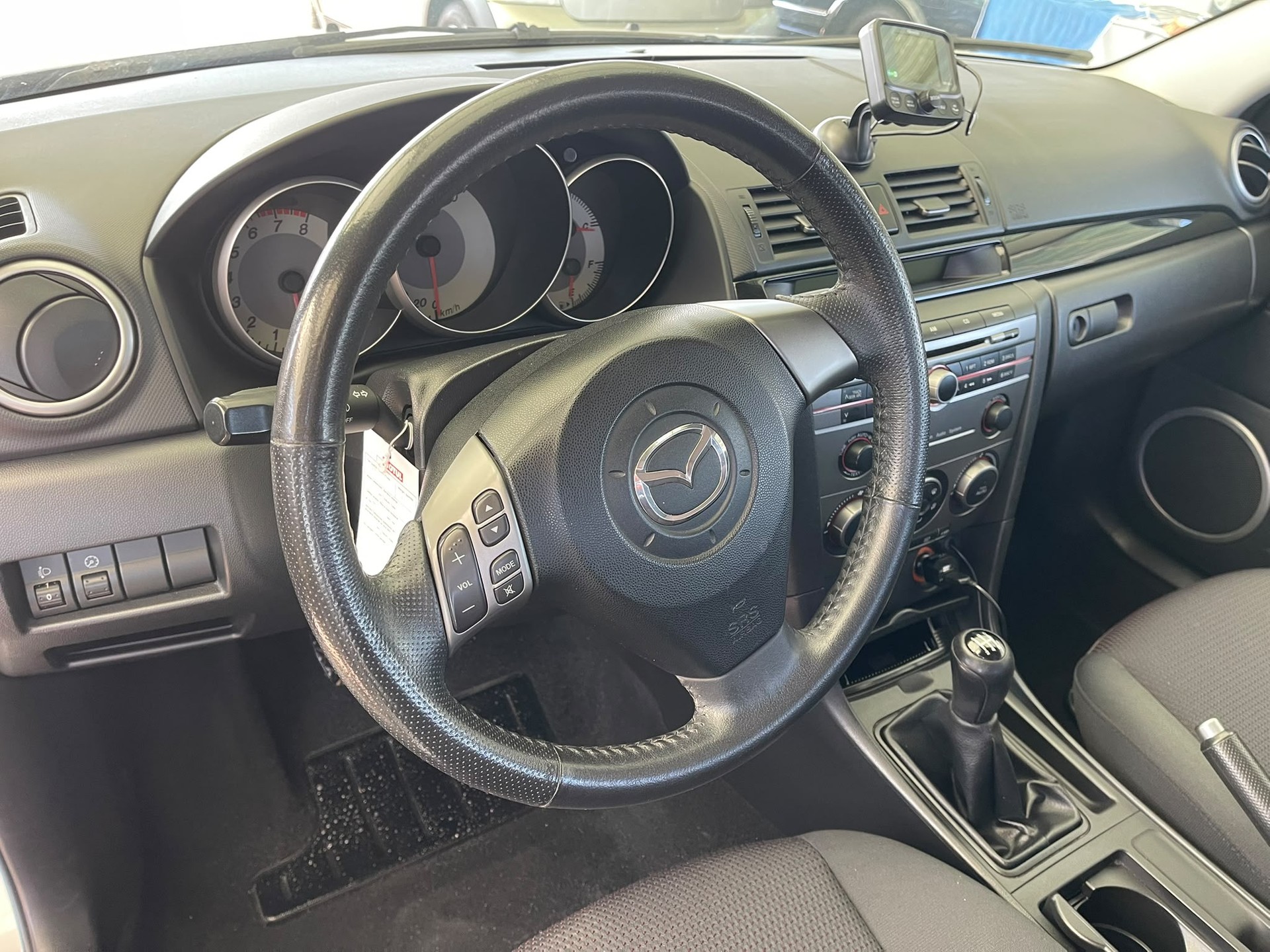 MAZDA 3 1.6 16V Confort-image-8