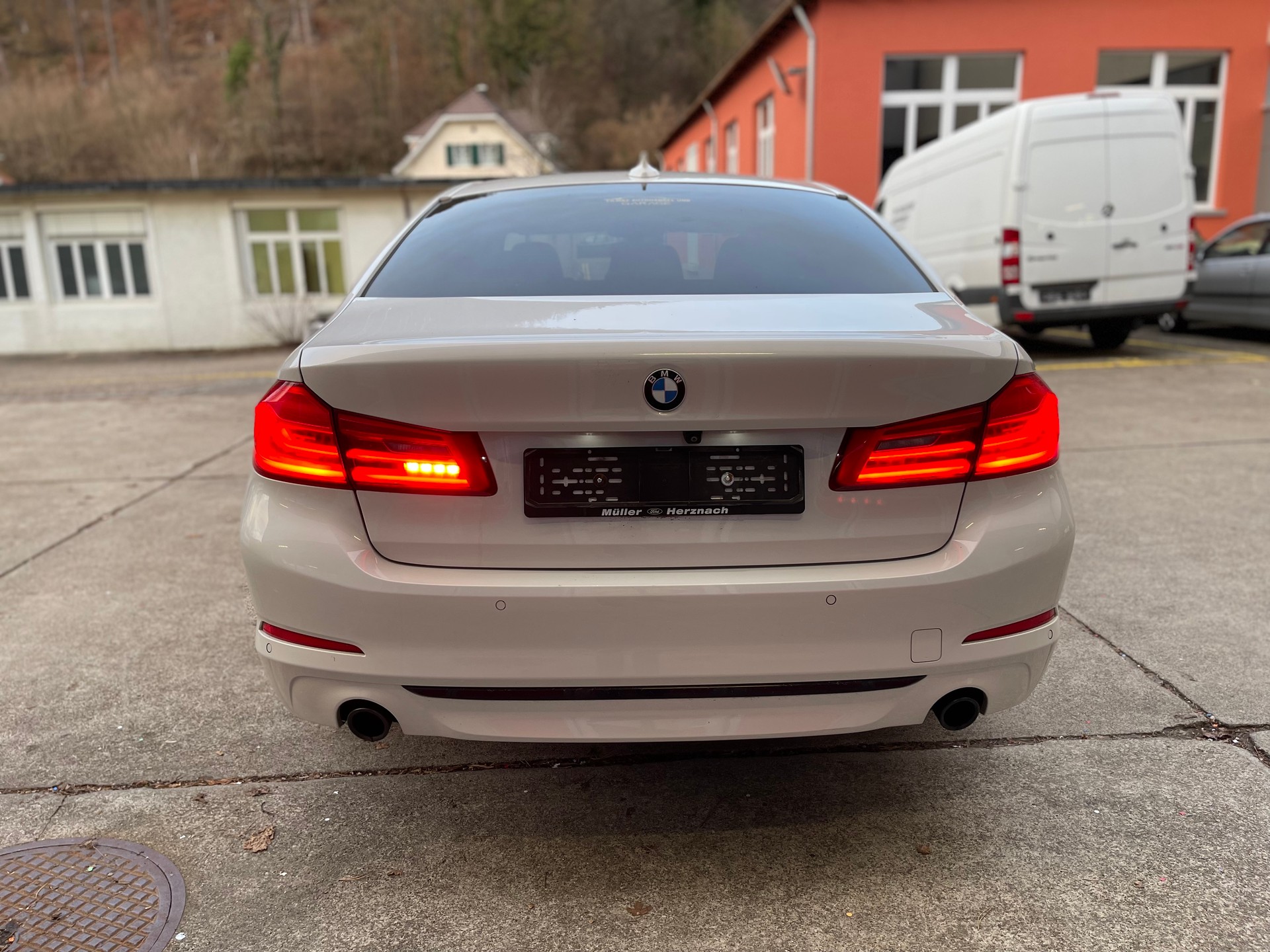 BMW Sport line-image-2