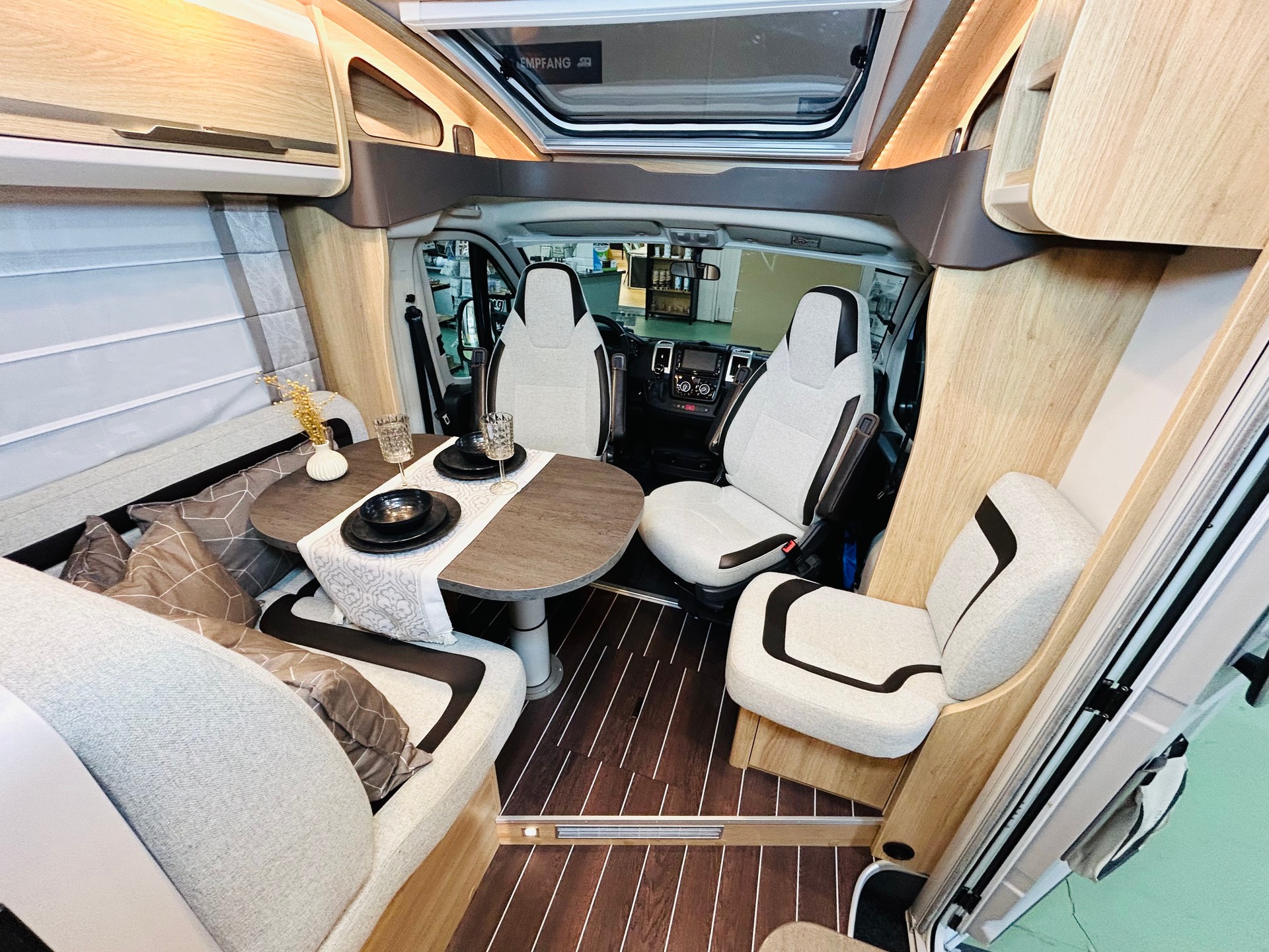 KNAUS Sky Ti 650 Platinum-image-7