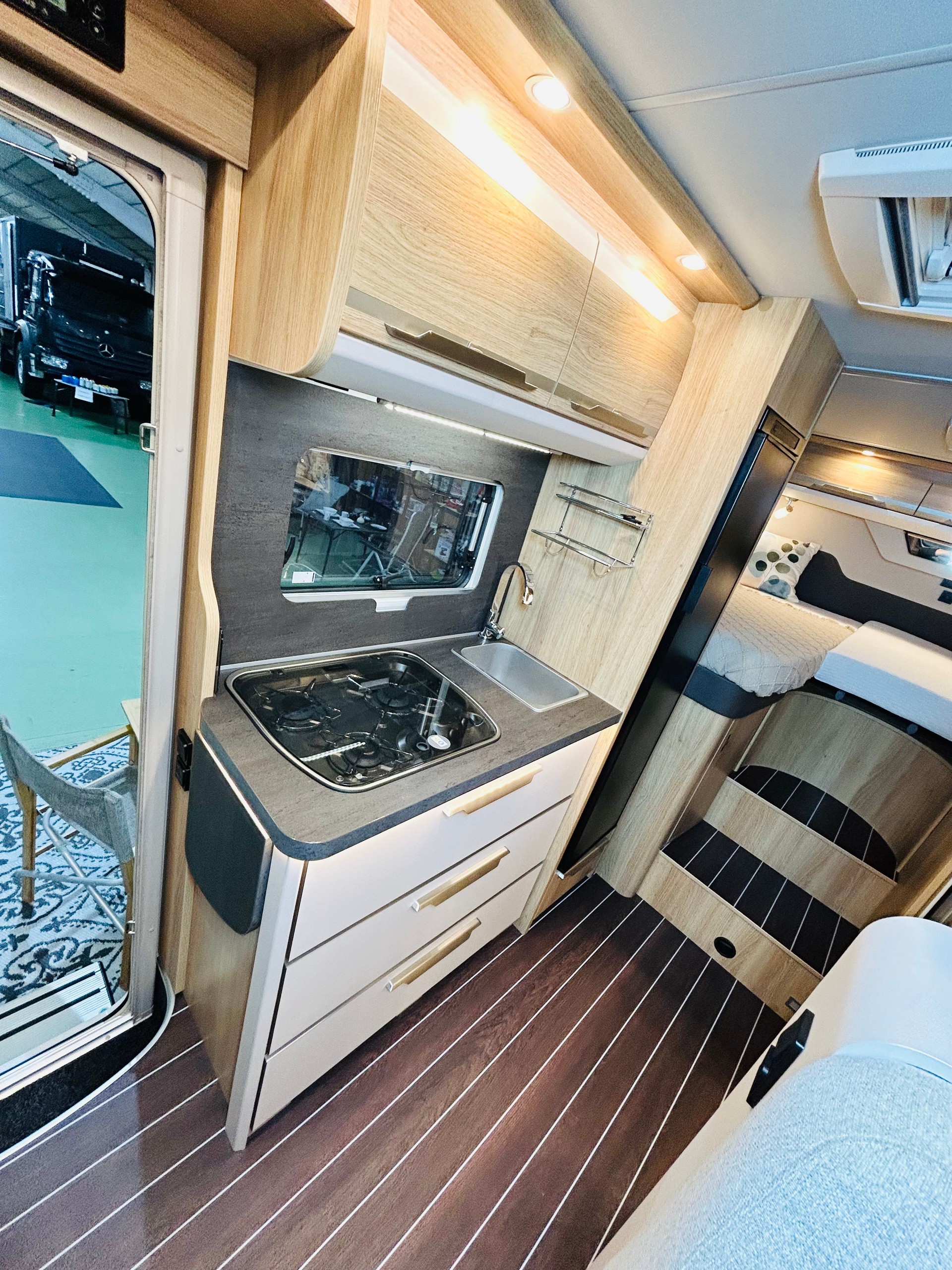 KNAUS Sky Ti 650 Platinum-image-12