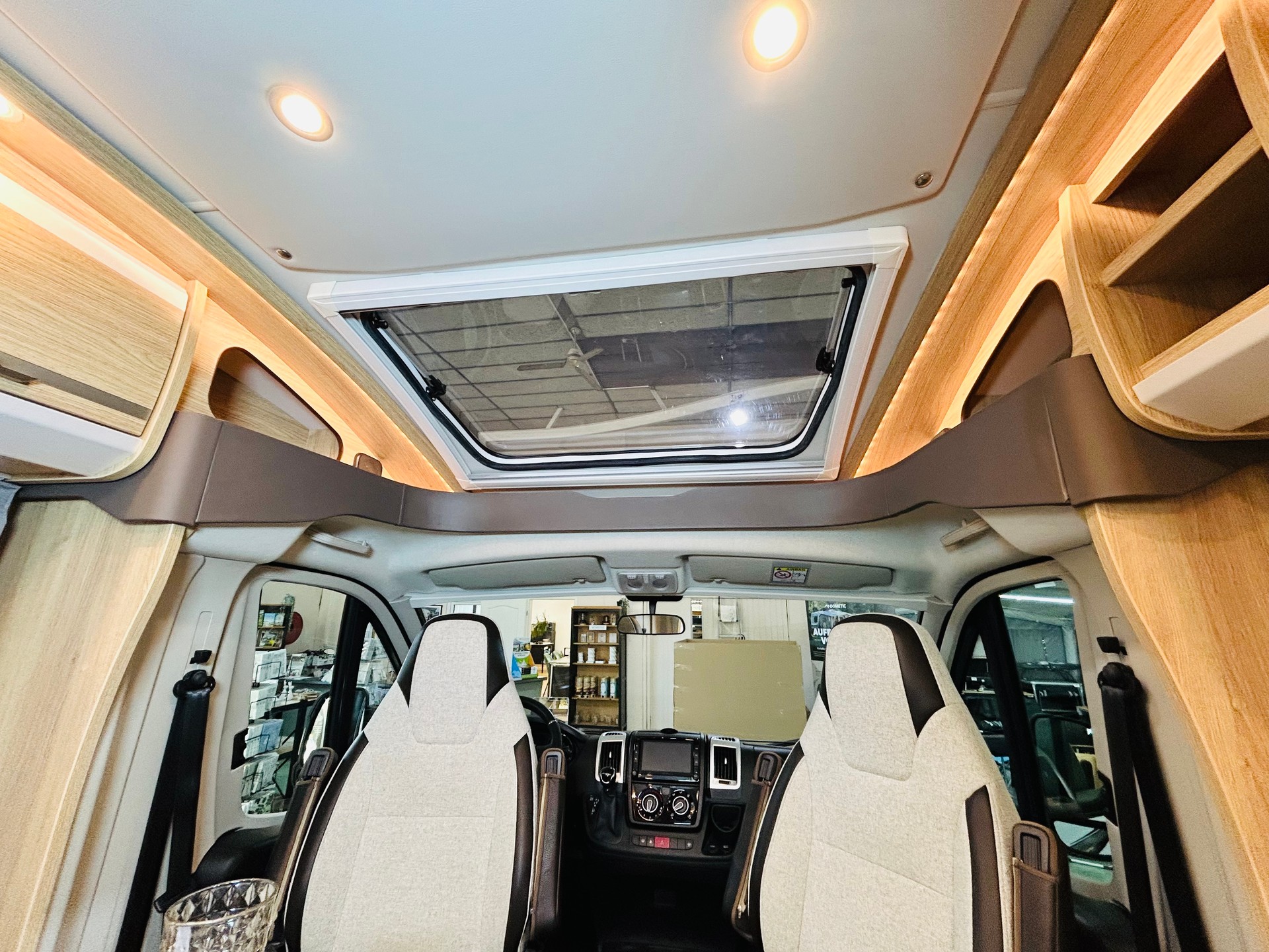 KNAUS Sky Ti 650 Platinum-image-18