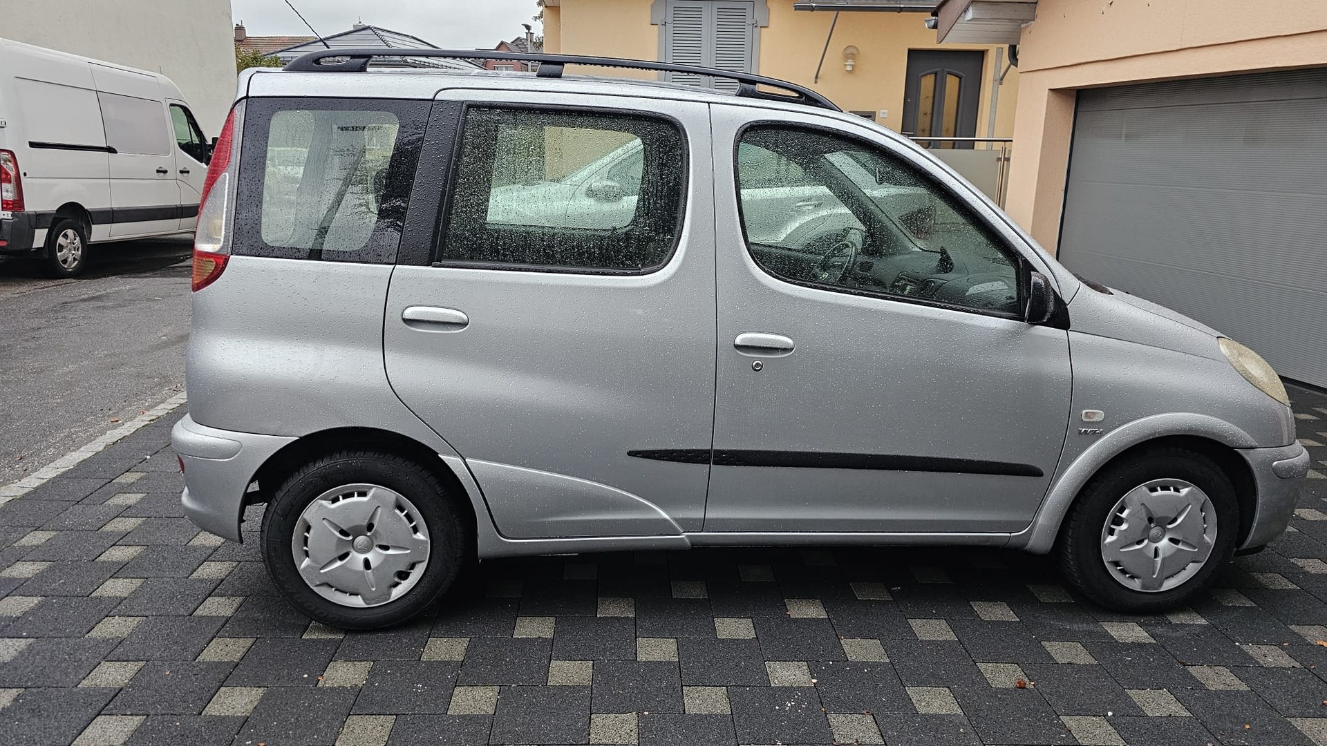 TOYOTA 1.3 16V Linea Luna-image-2