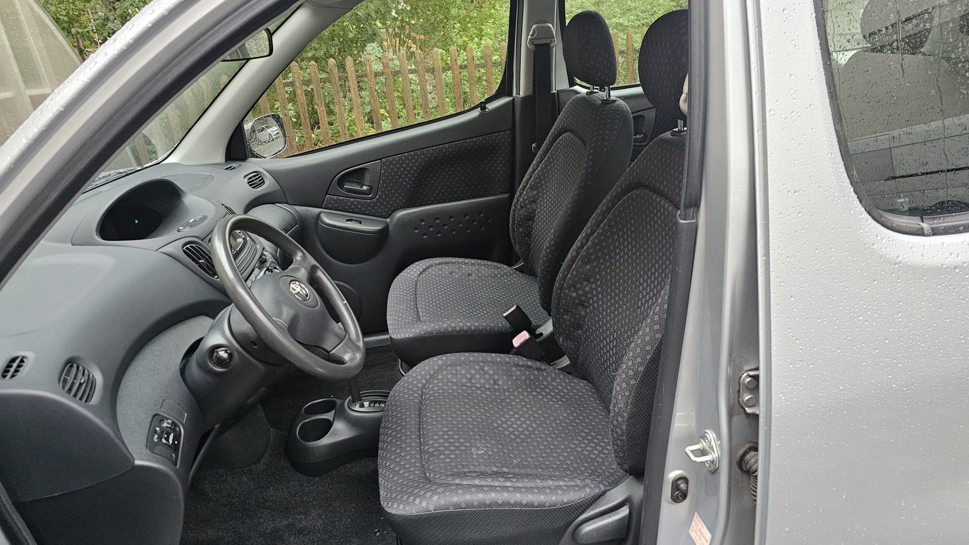 TOYOTA 1.3 16V Linea Luna-image-4