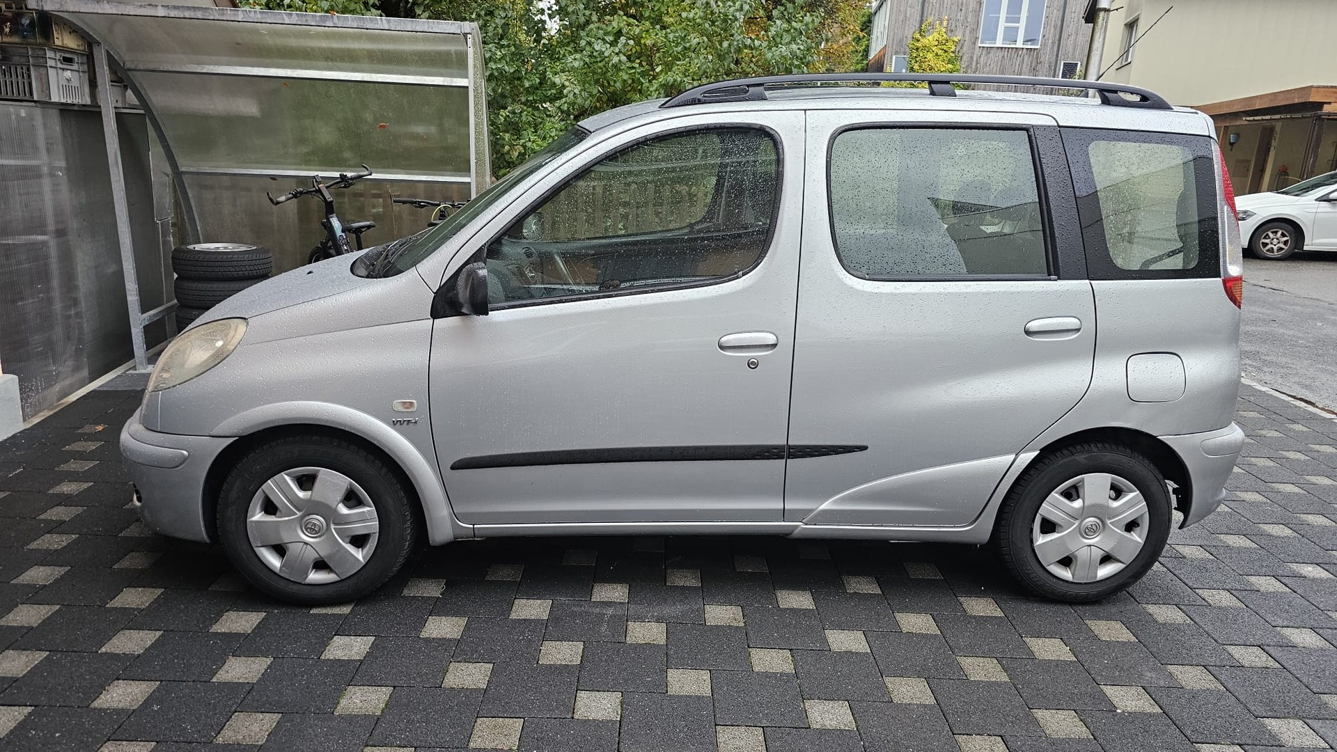 TOYOTA 1.3 16V Linea Luna-image-1