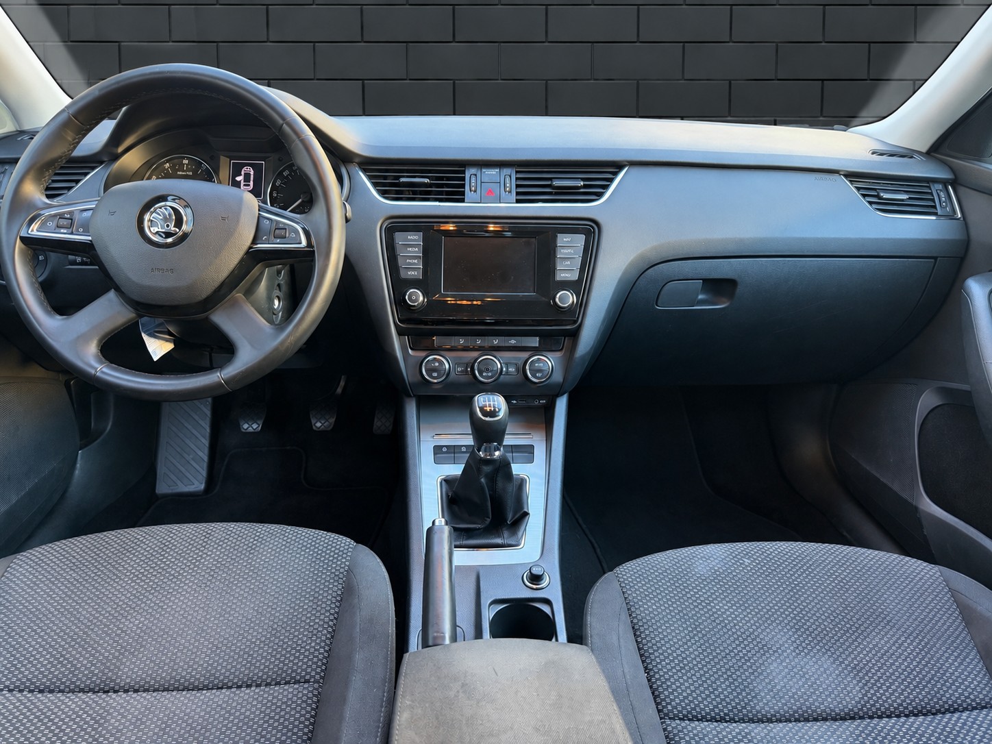 SKODA Octavia Combi 1.4 TSI Active-image-6
