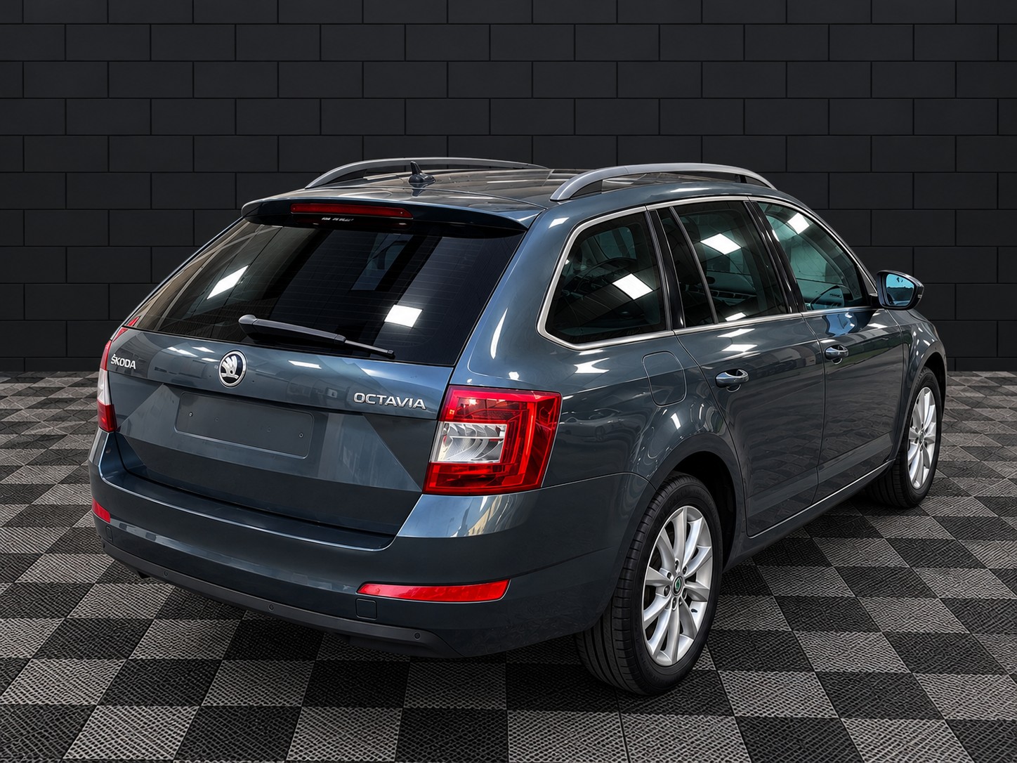SKODA Octavia Combi 1.4 TSI Active-image-1