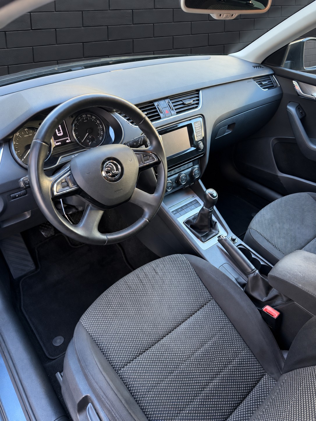 SKODA Octavia Combi 1.4 TSI Active-image-7