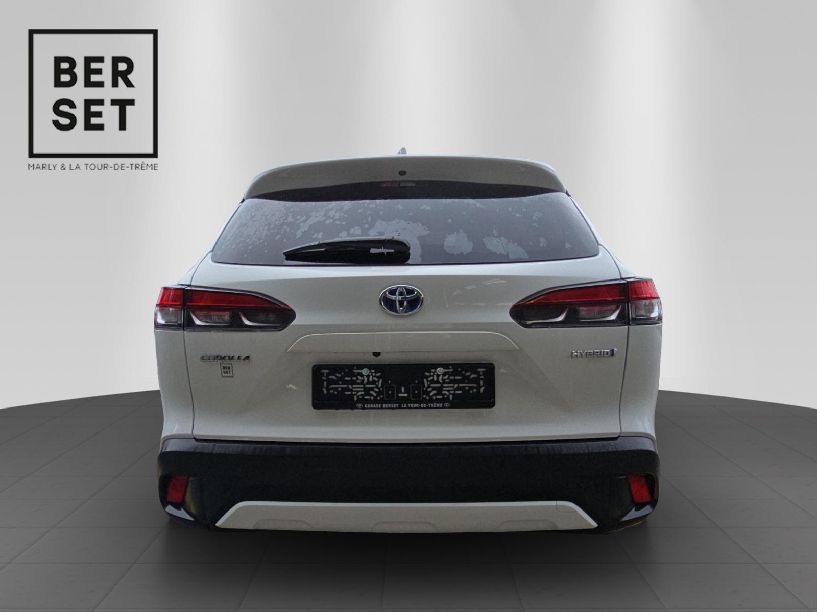 TOYOTA Corolla Cross 2.0 HSD Trend AWD-i-image-3