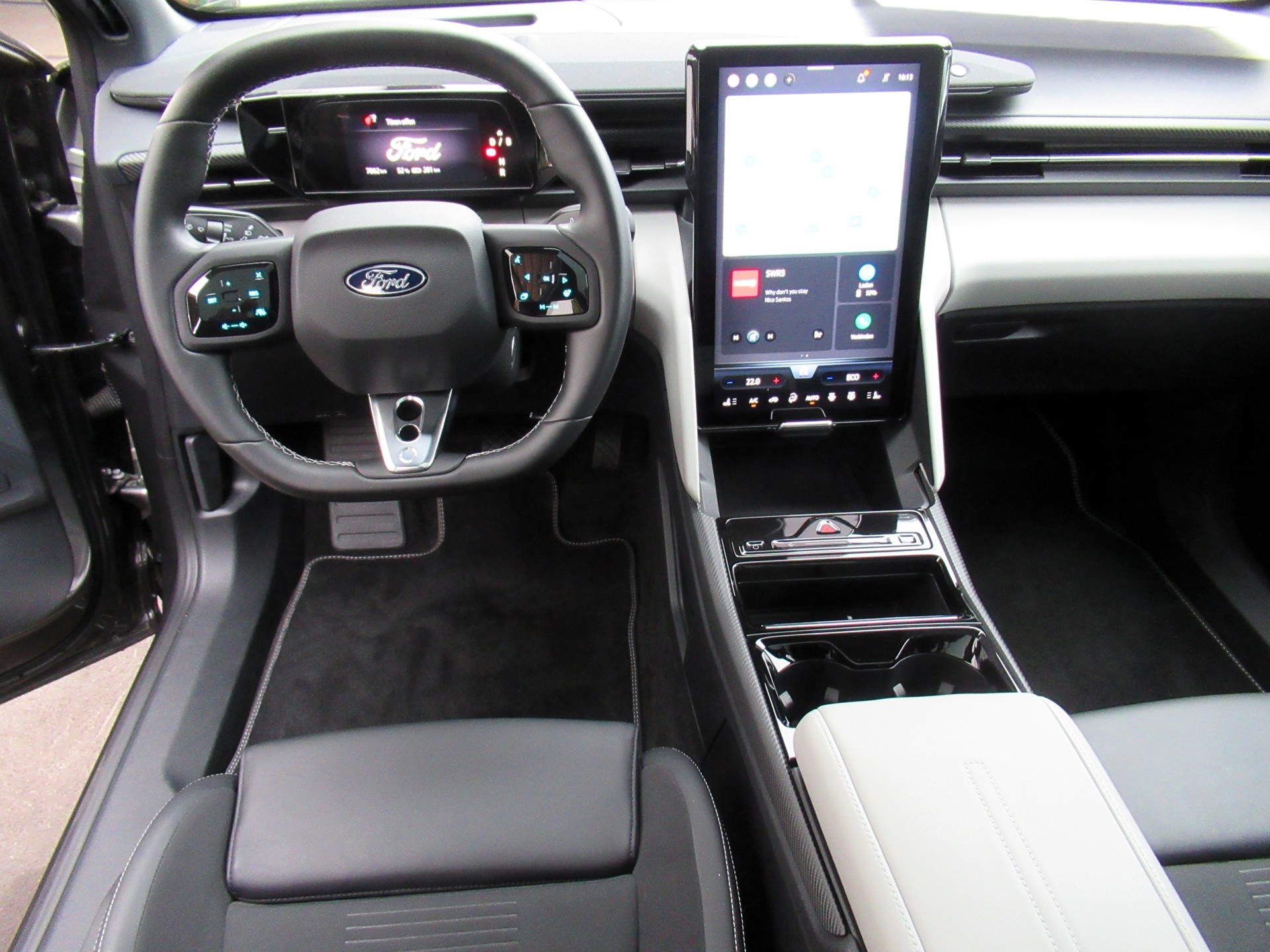FORD Capri Elektro 77kWh Dual Extended Range Premium AWD-image-7