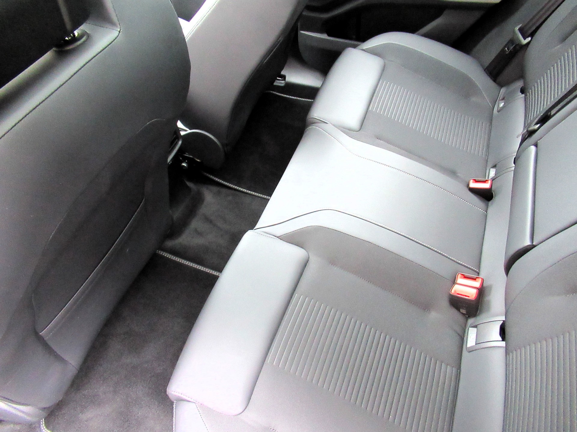 FORD Capri Elektro 77kWh Dual Extended Range Premium AWD-image-6