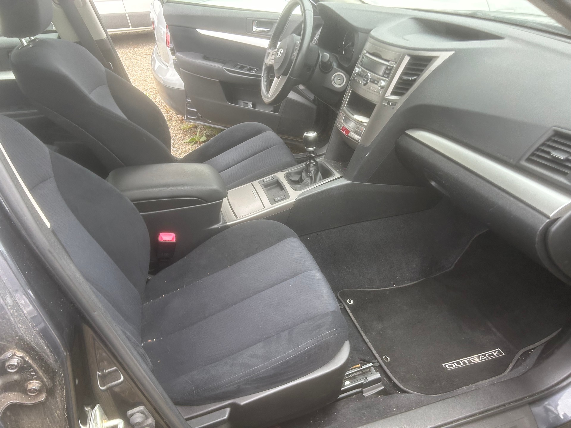 SUBARU Outback 2.0D Swiss AWD-image-6