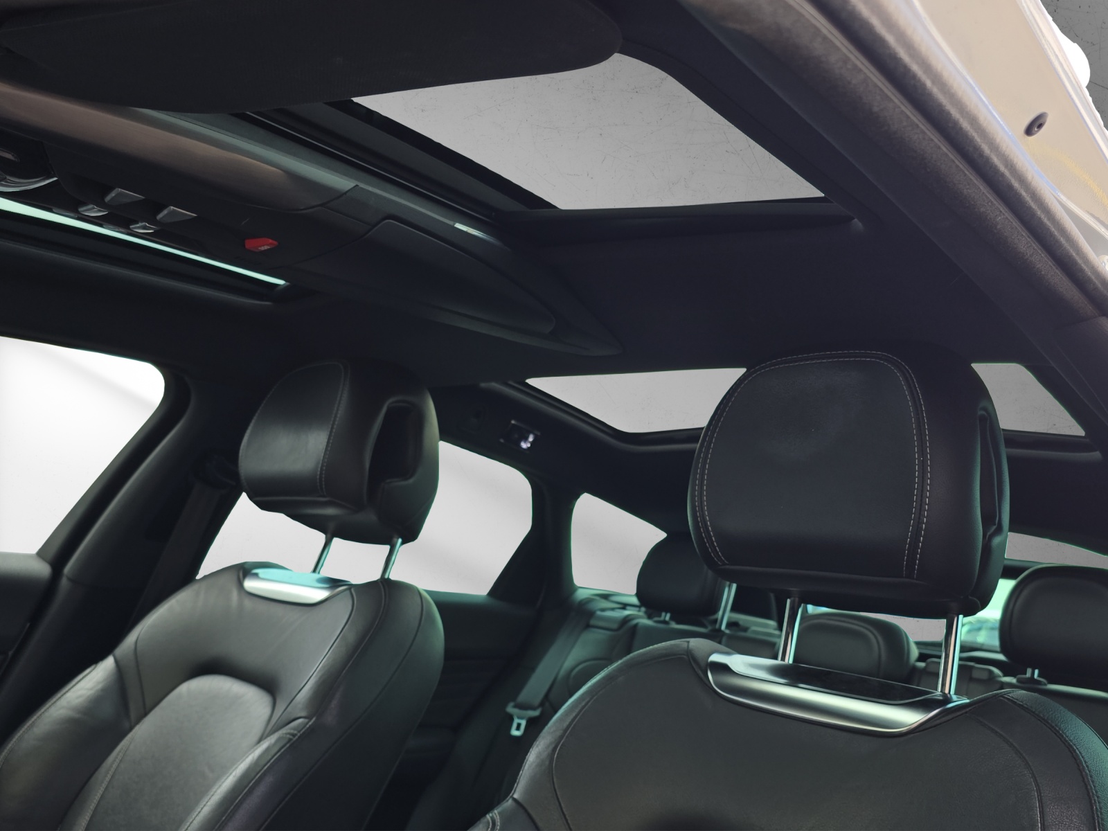 DS AUTOMOBILES DS5 HYbrid4 200 Chic EGS6-image-17