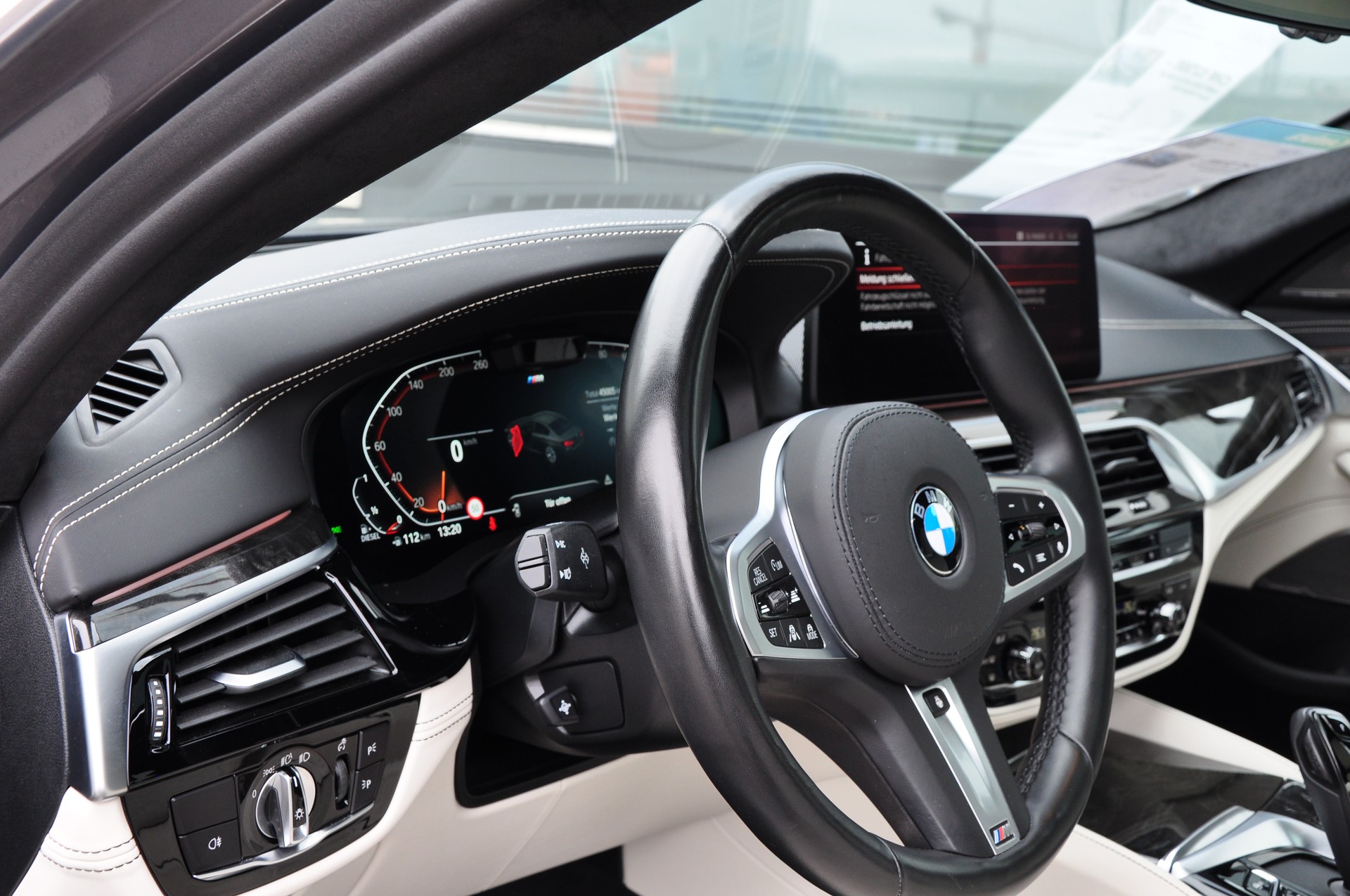 BMW 540d xDrive 48V M Sport Steptronic-image-24
