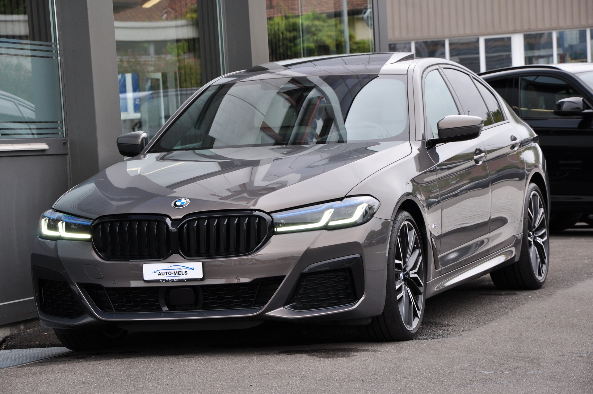 BMW 540d xDrive 48V M Sport Steptronic-image-4