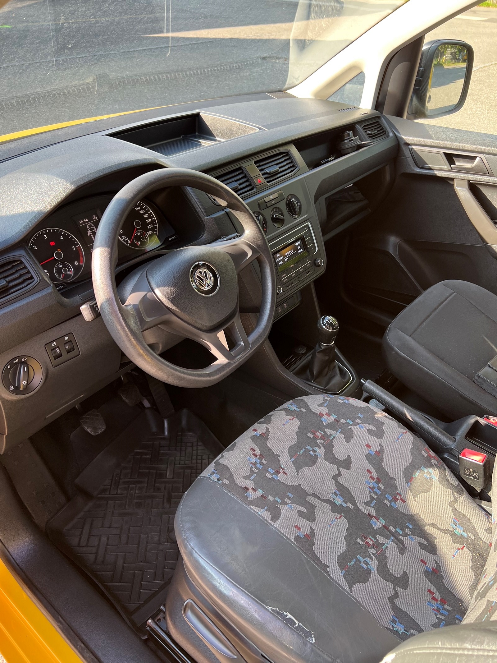 VW CADDY 2.0D 4 MOTION-image-8