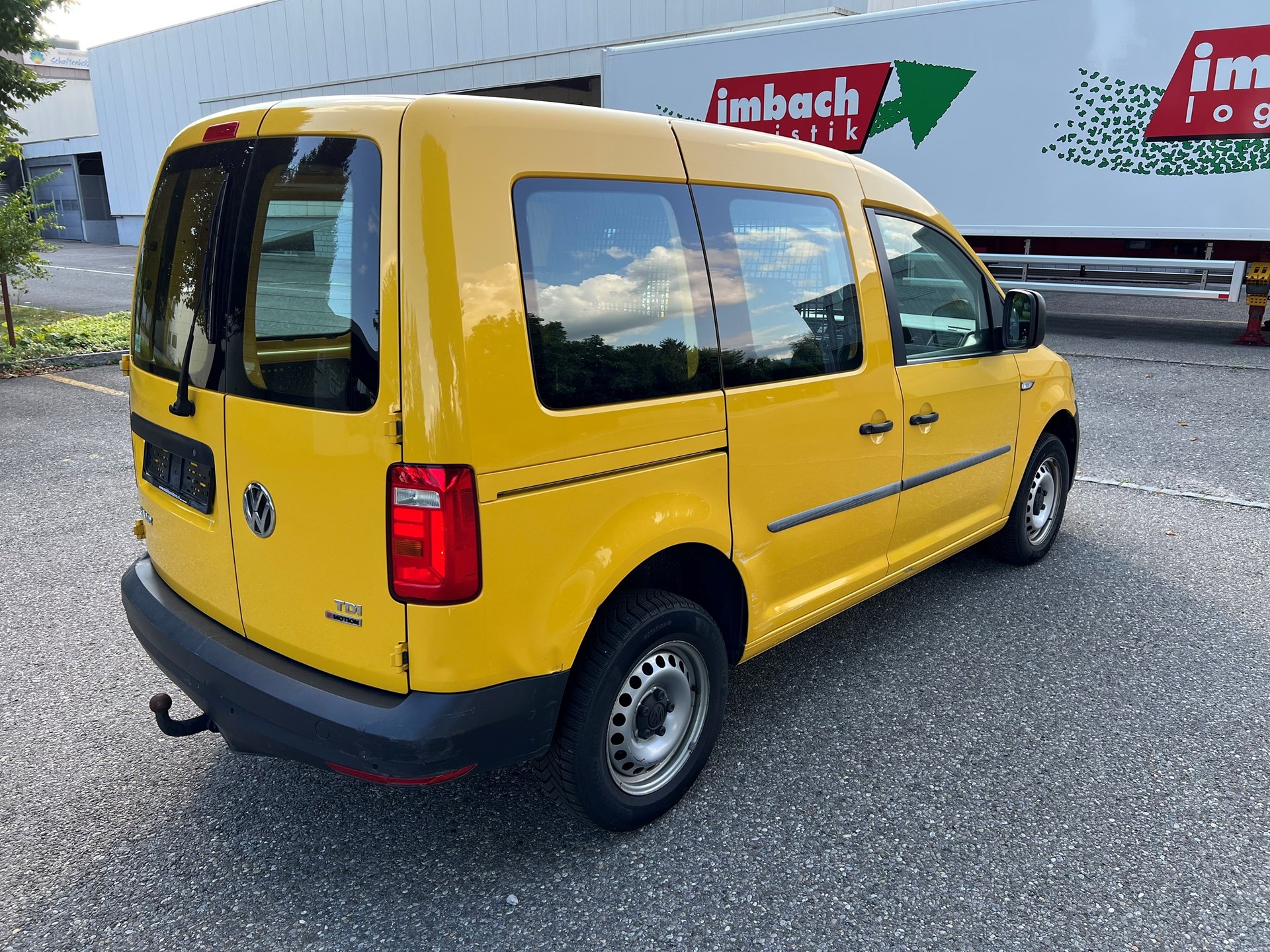 VW CADDY 2.0D 4 MOTION-image-2