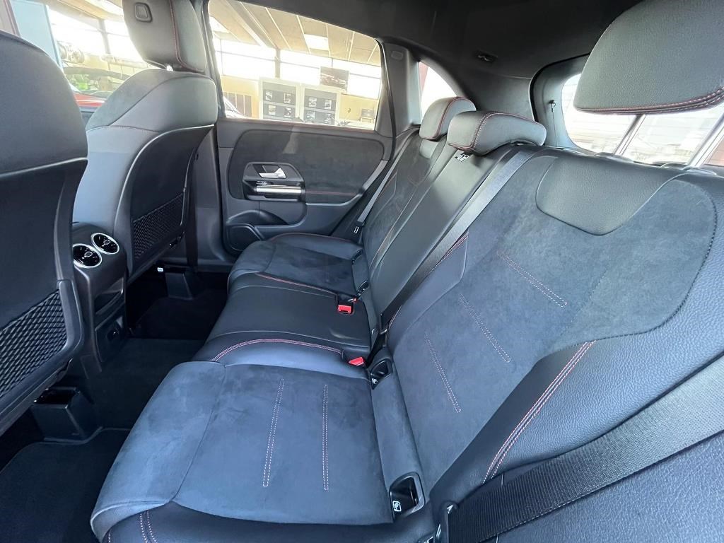 MERCEDES-BENZ B 200 AMG Line 7G-DCT-image-7