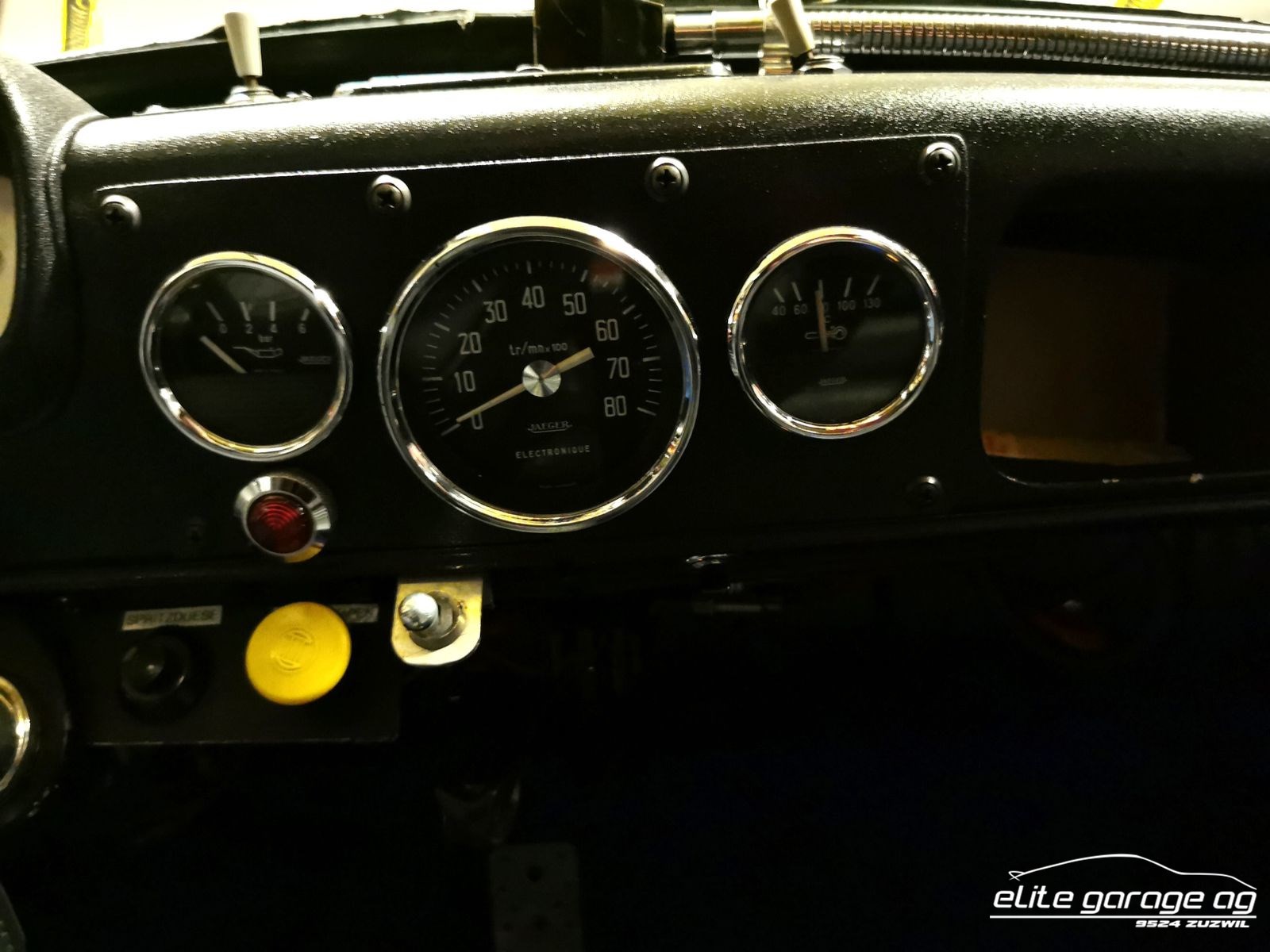 RENAULT R4 4CV Type 1062-image-11