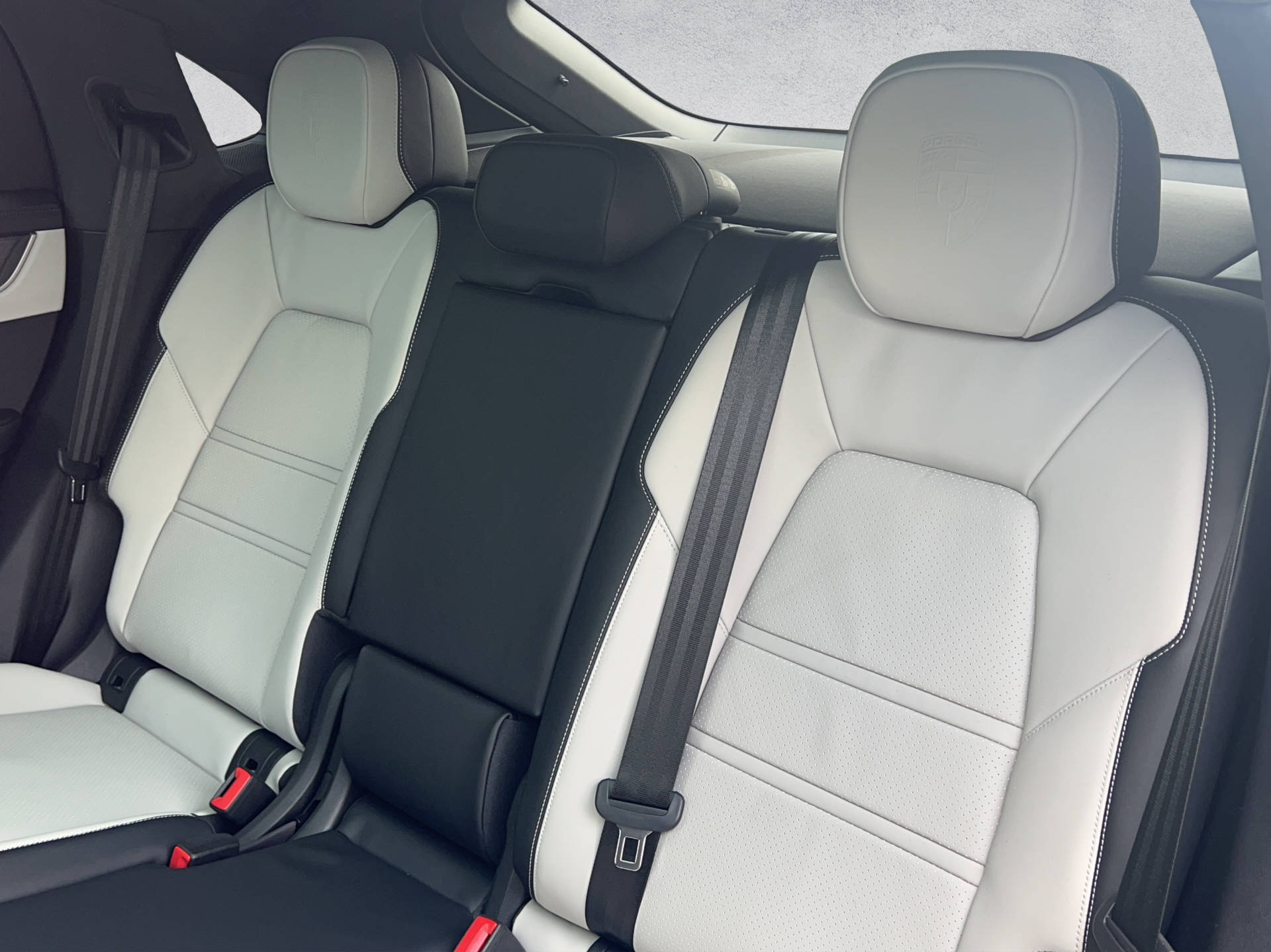 PORSCHE Cayenne S E-Hybrid Coupé-image-10