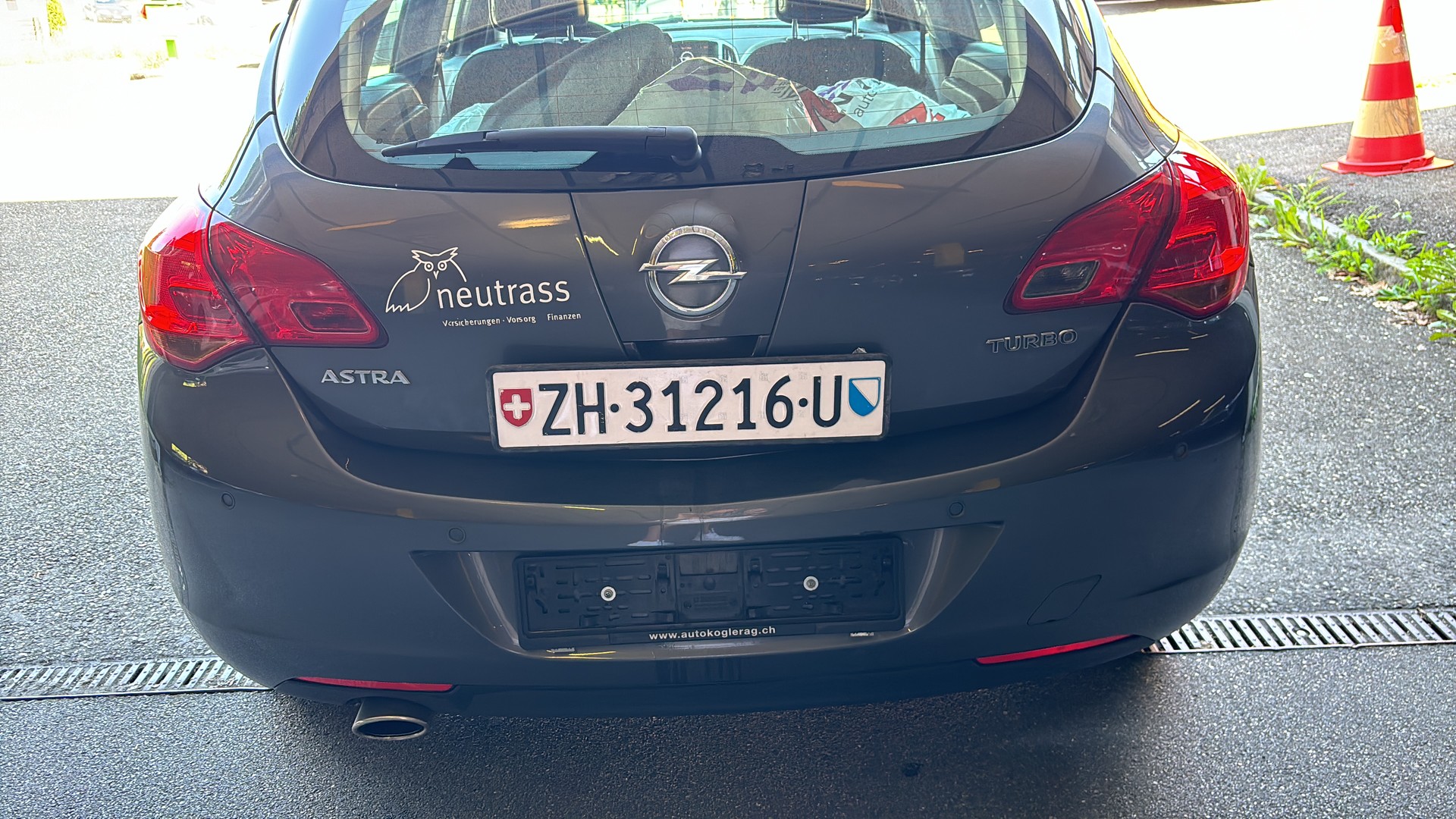 OPEL Astra 1.6i 16V Turbo Cosmo-image-6