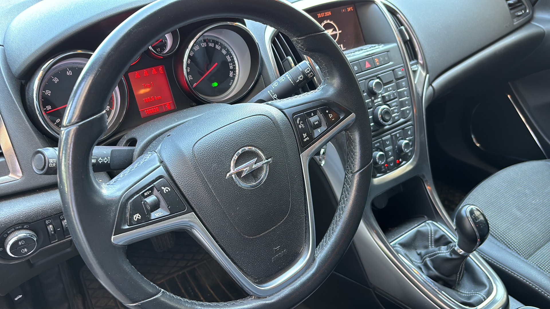 OPEL Astra 1.6i 16V Turbo Cosmo-image-7