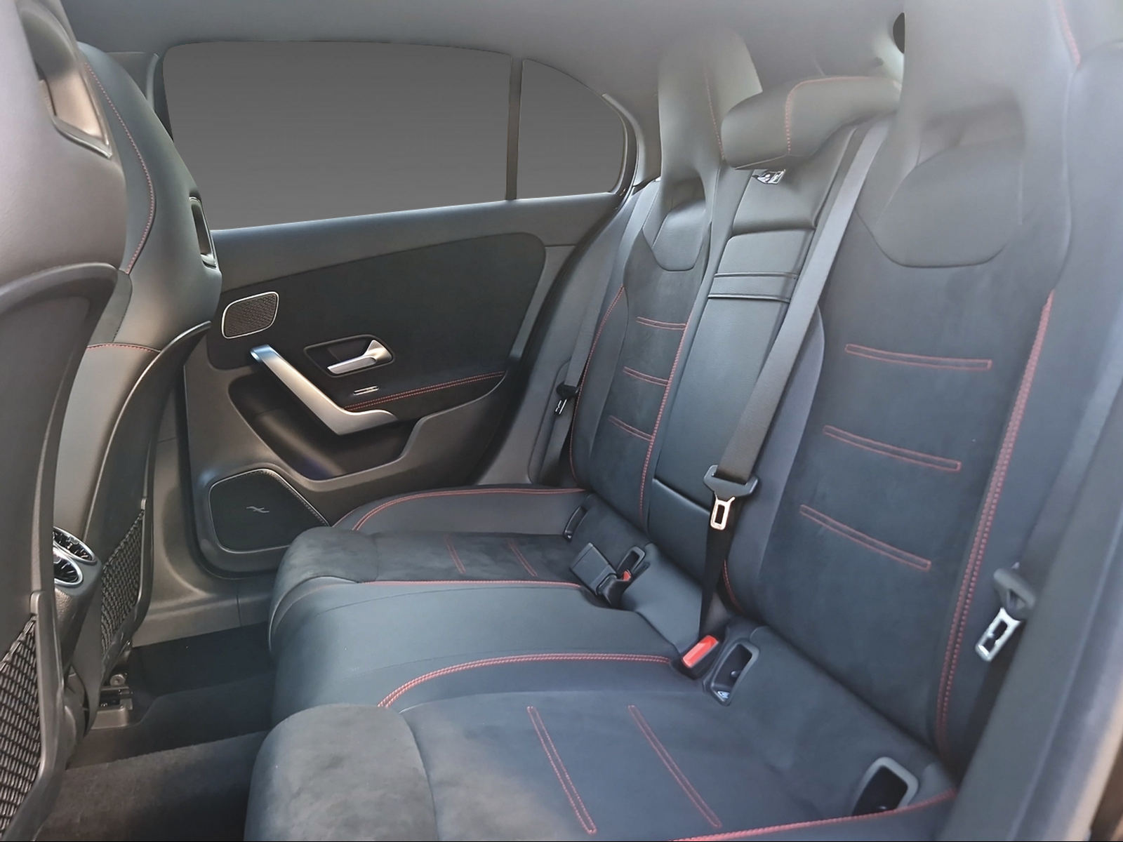 MERCEDES-BENZ A 250 4Matic 8G-DCT-image-10