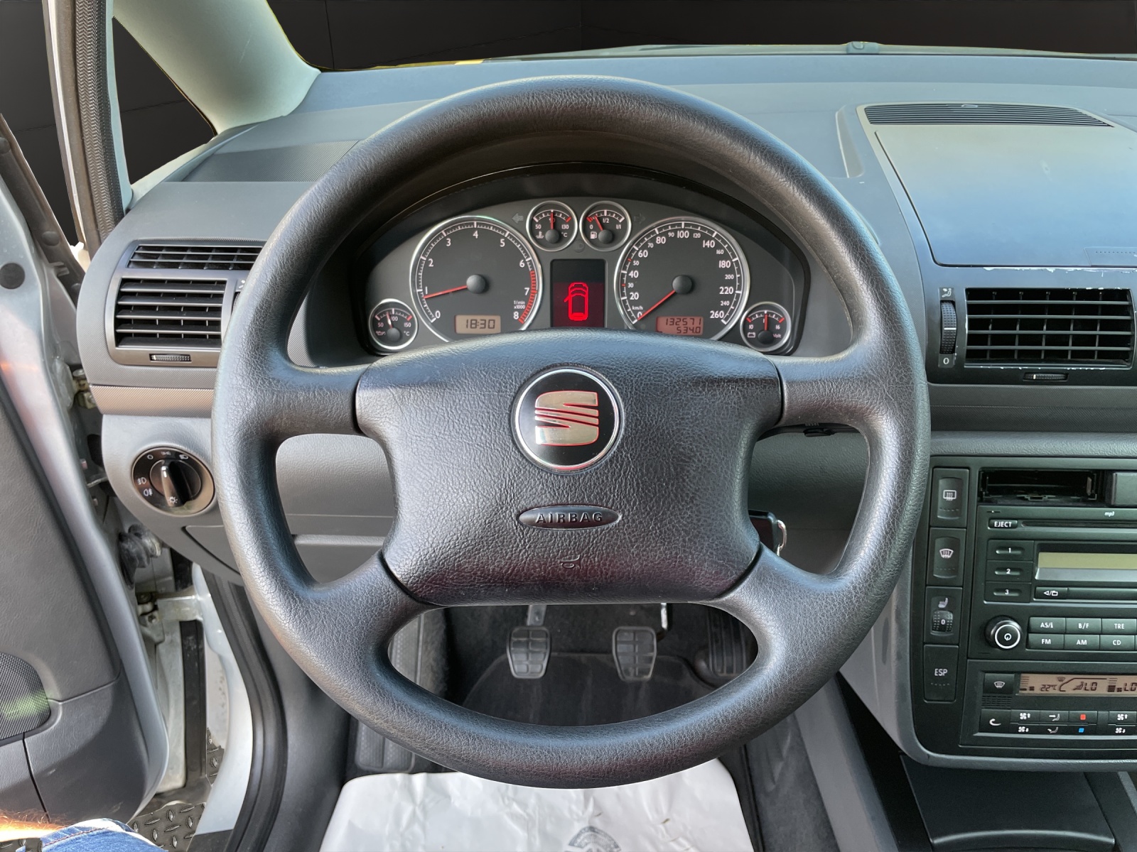 SEAT Alhambra 1.8 T Reference [Expertise du jour + Service & Immat. Offerts]-image-9