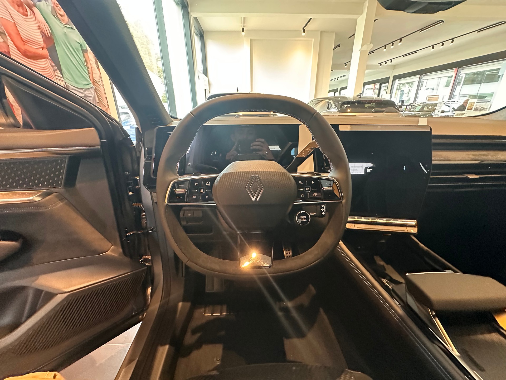 RENAULT Austral 1.2 HEV 200 Esprit Alpine A-image-8