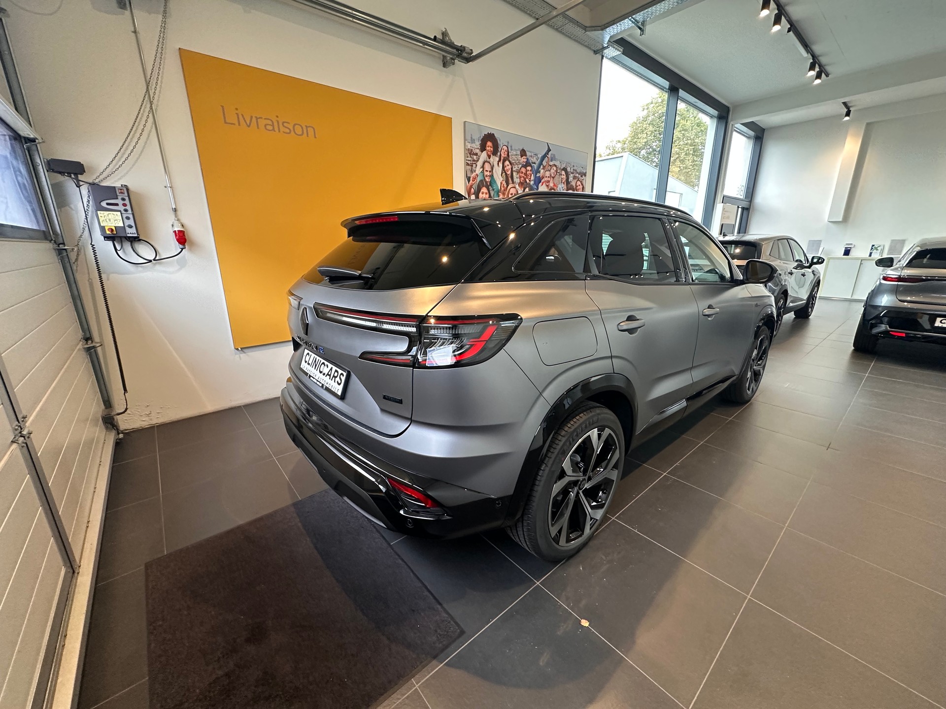 RENAULT Austral 1.2 HEV 200 Esprit Alpine A-image-3