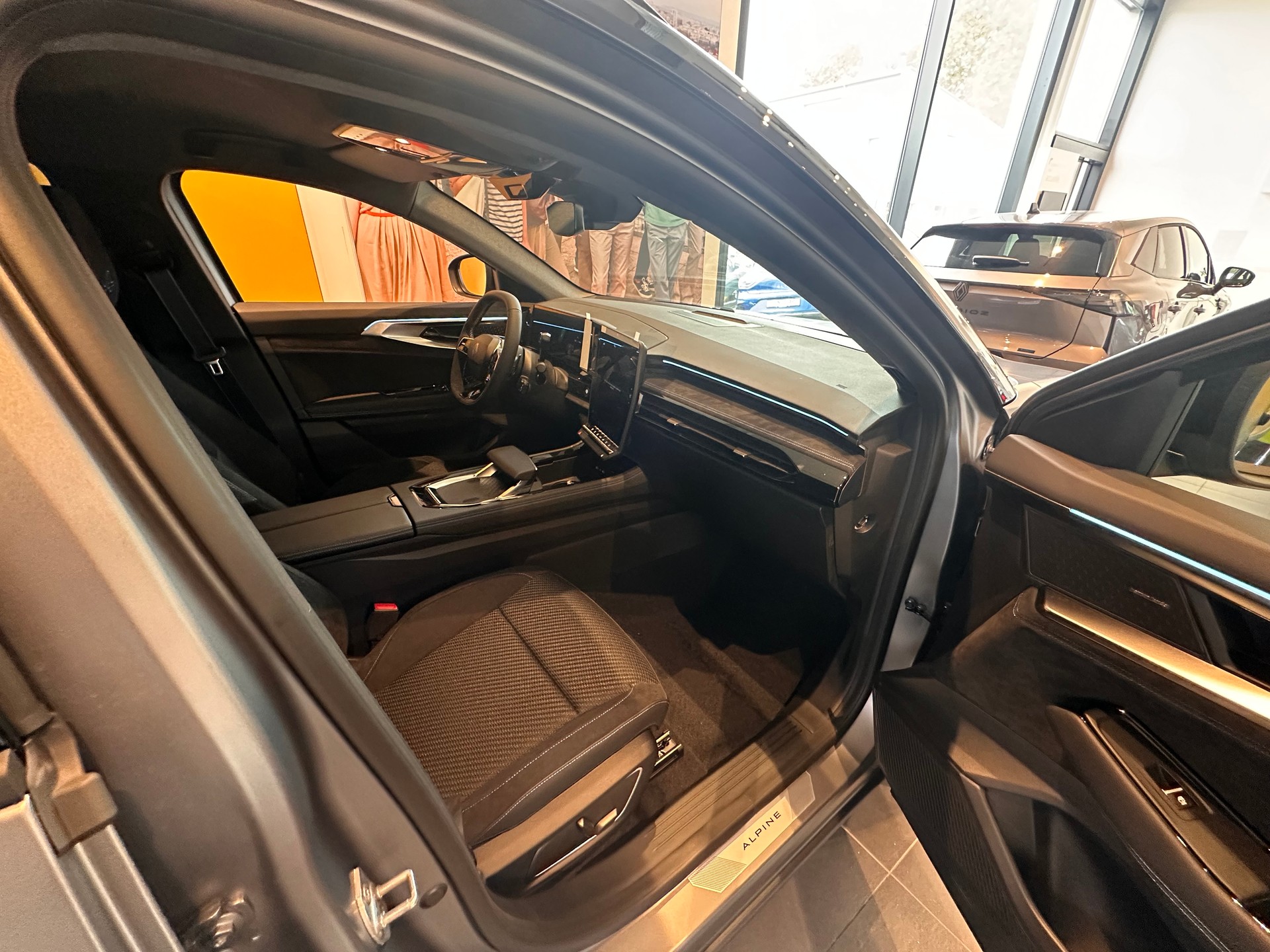 RENAULT Austral 1.2 HEV 200 Esprit Alpine A-image-13