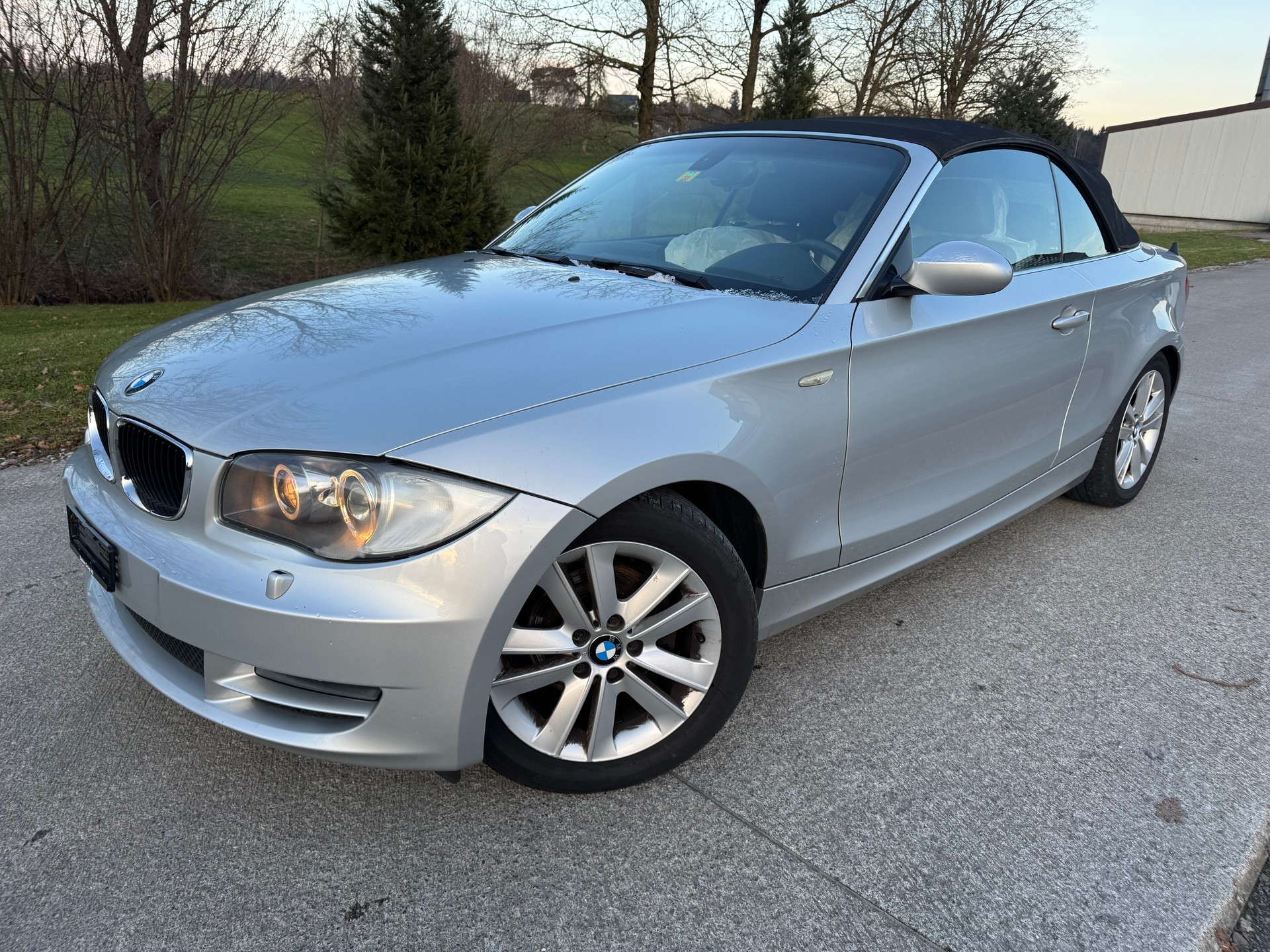 BMW 120i Cabrio Steptronic-image-0