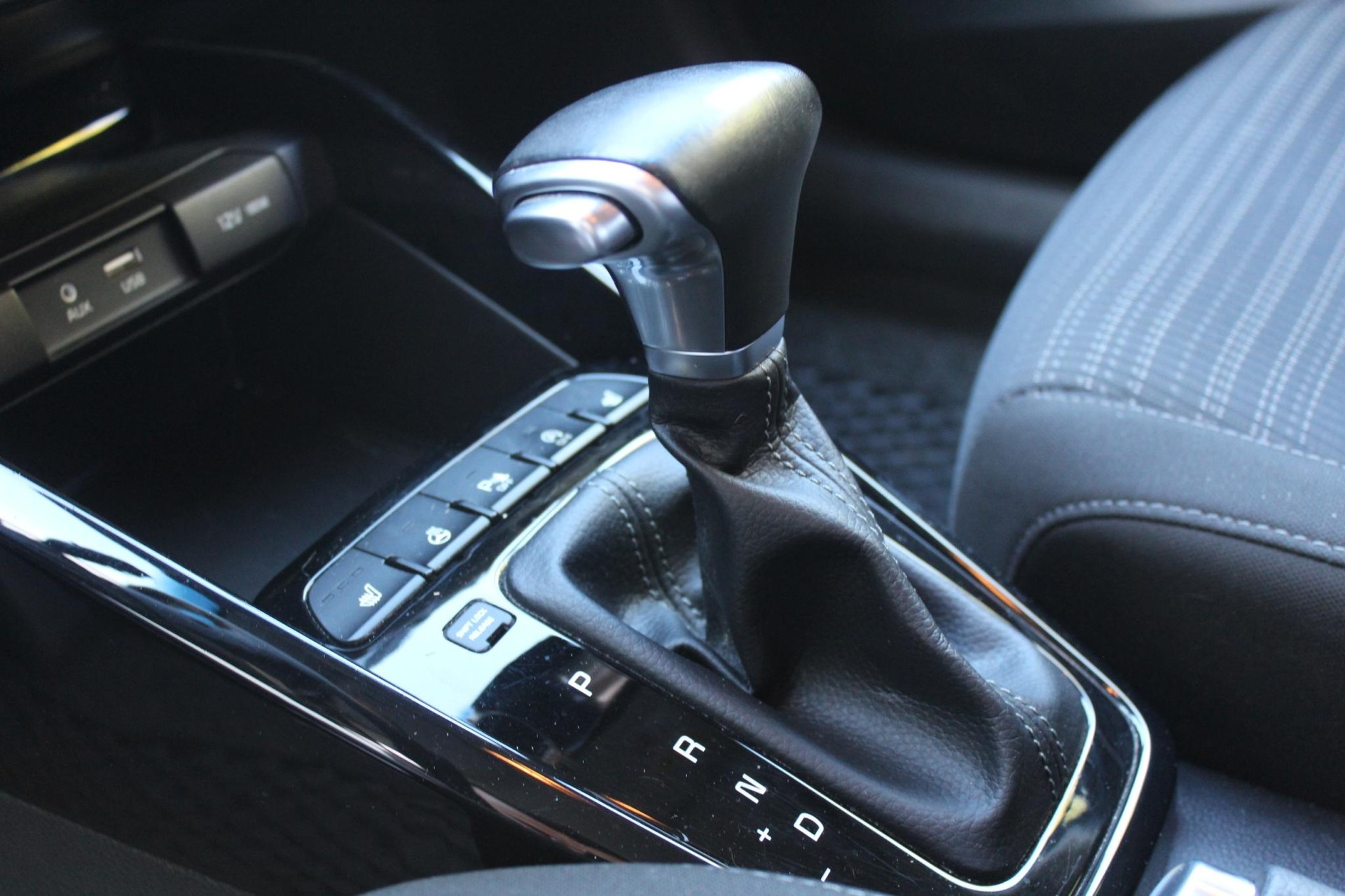 KIA Stonic 1.0 T-GDi-image-7