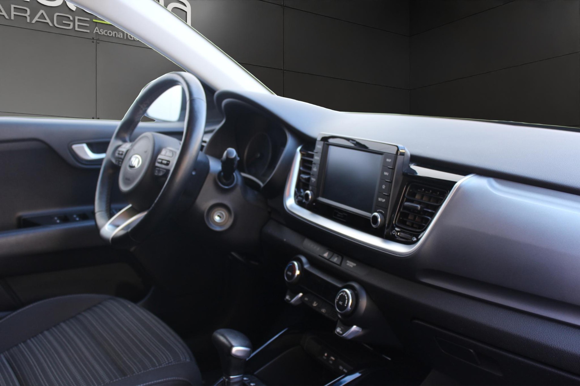 KIA Stonic 1.0 T-GDi-image-8