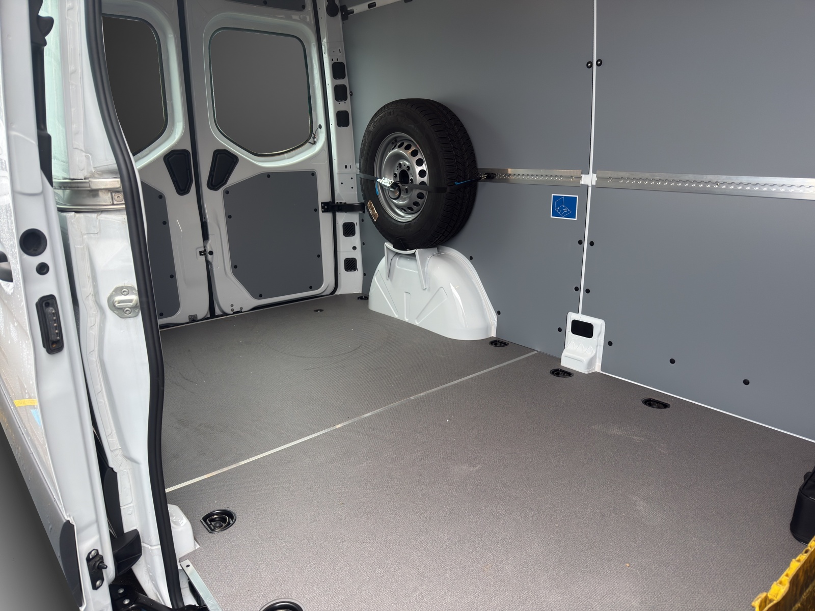 MERCEDES-BENZ eSprinter 312 47kWh Standard-image-7