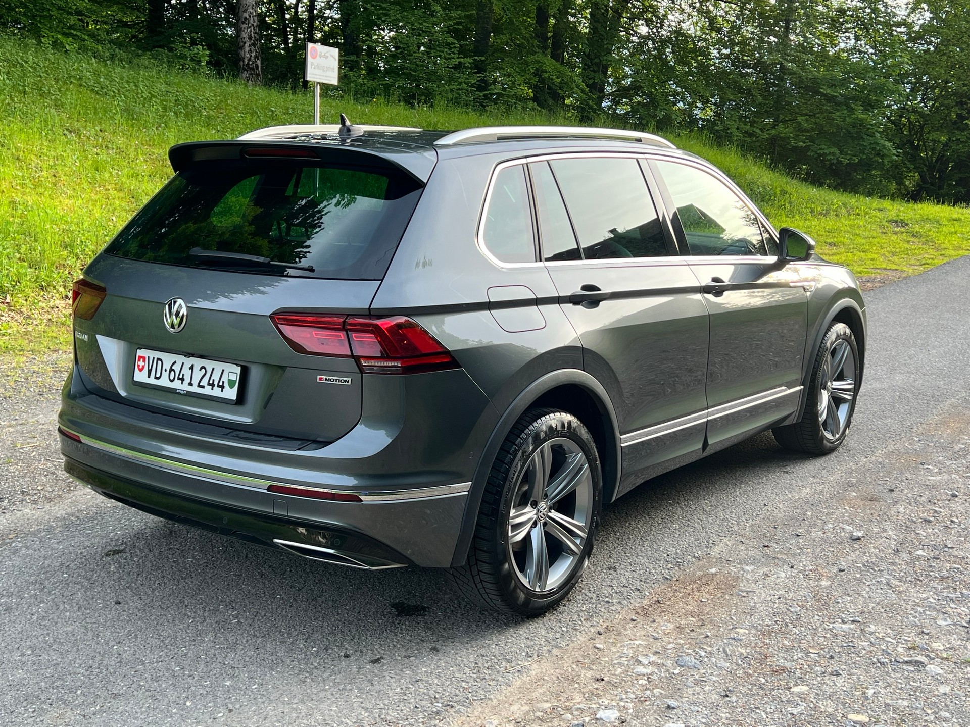 VW Tiguan 2.0TSI Highline 4Motion DSG-image-2