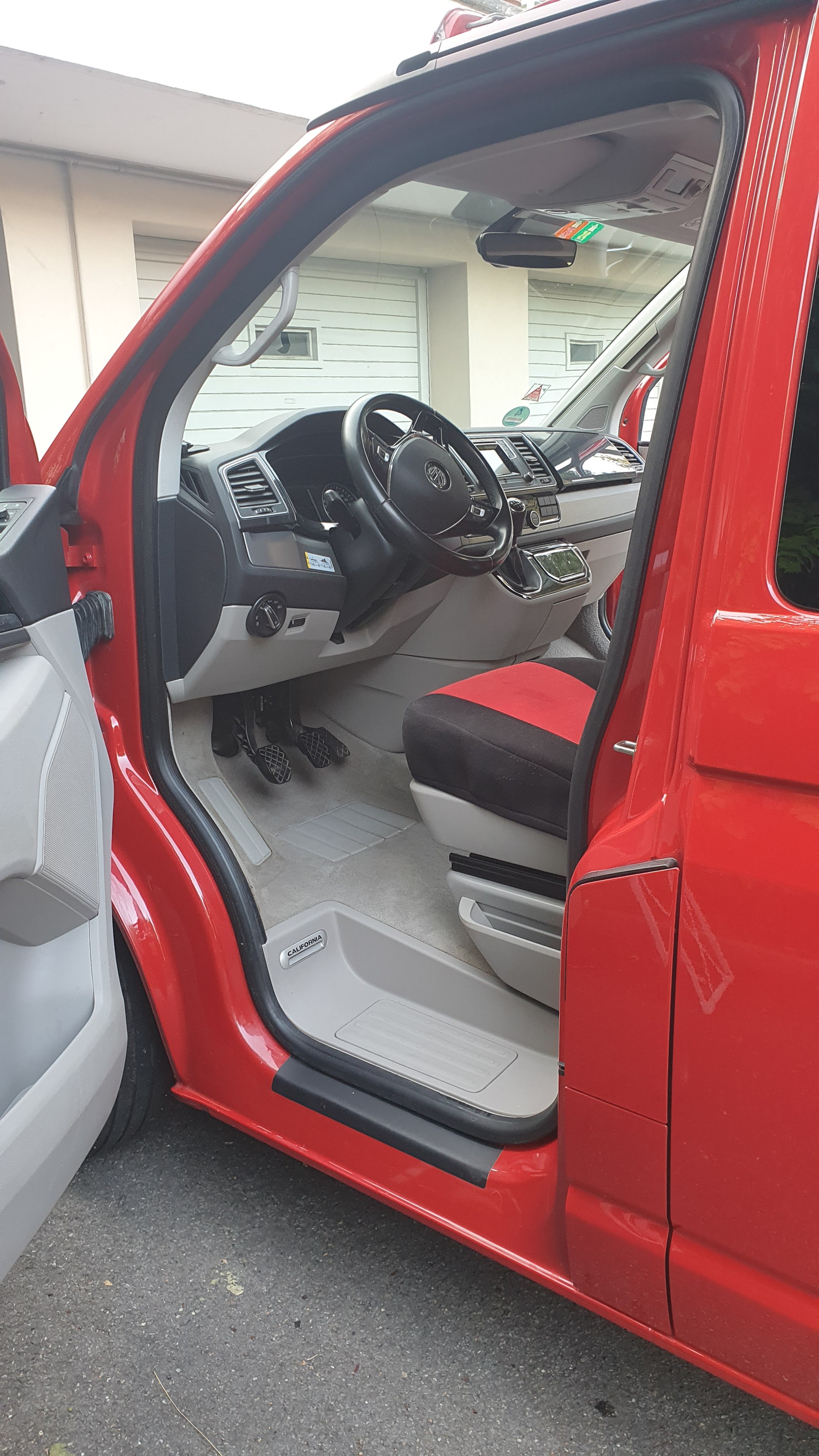 VW T6 California 2.0 TDI Ocean RED (MOTOR NEU)-image-8
