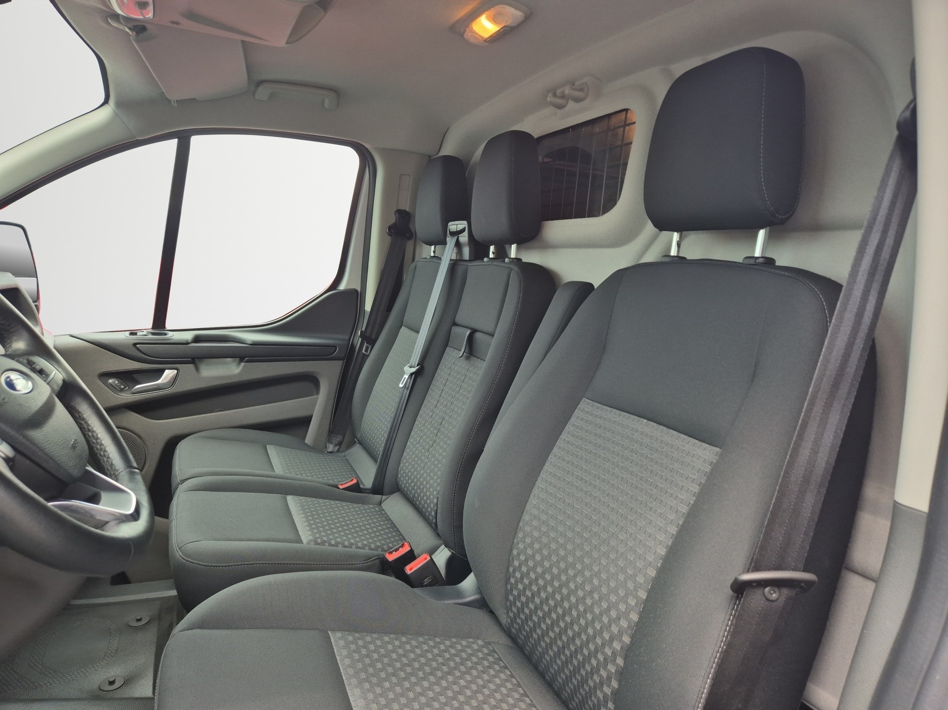 FORD Transit Custom Van 320 L2H1 Trend A-image-12