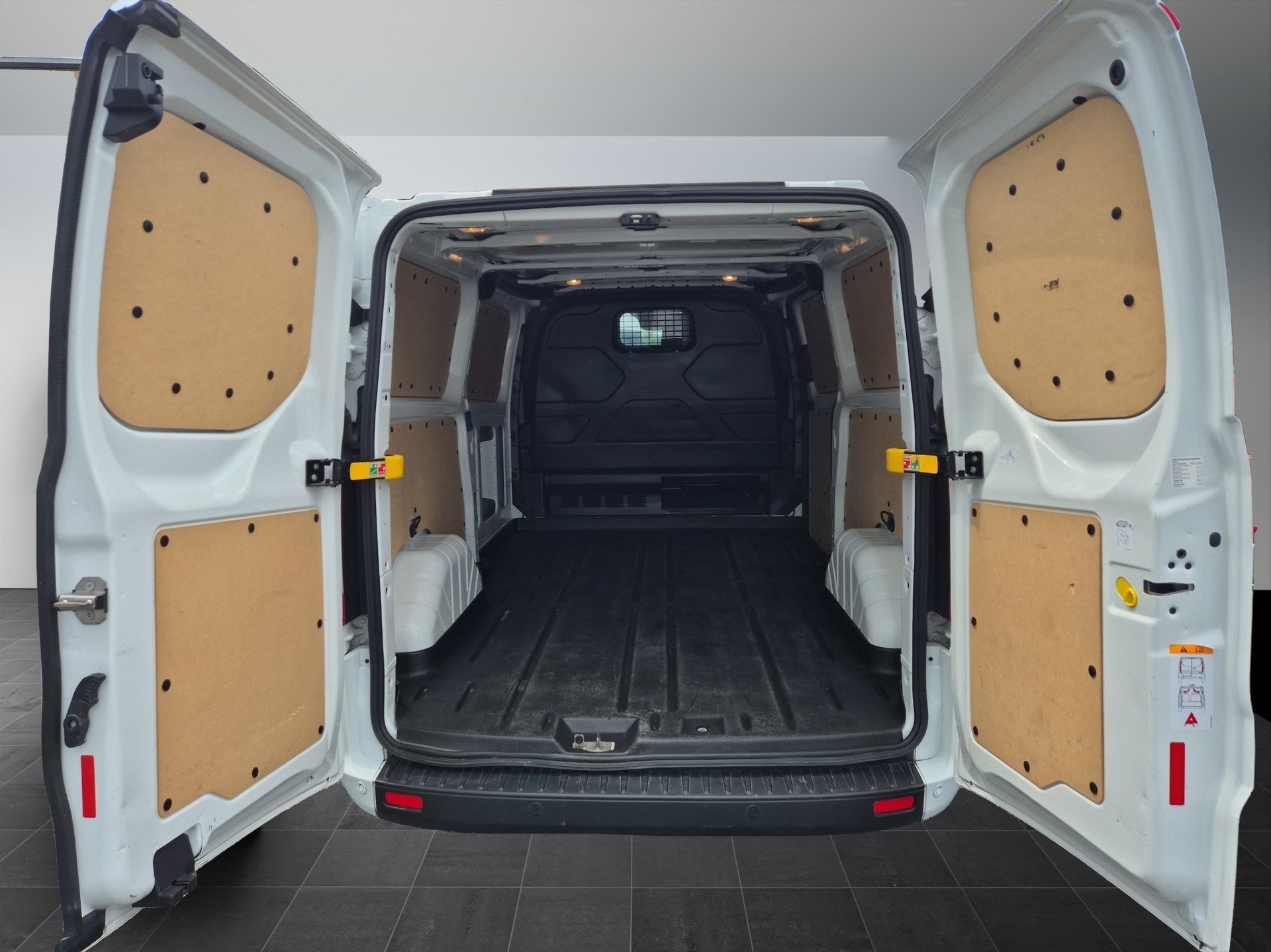FORD Transit Custom Van 320 L2H1 Trend A-image-15