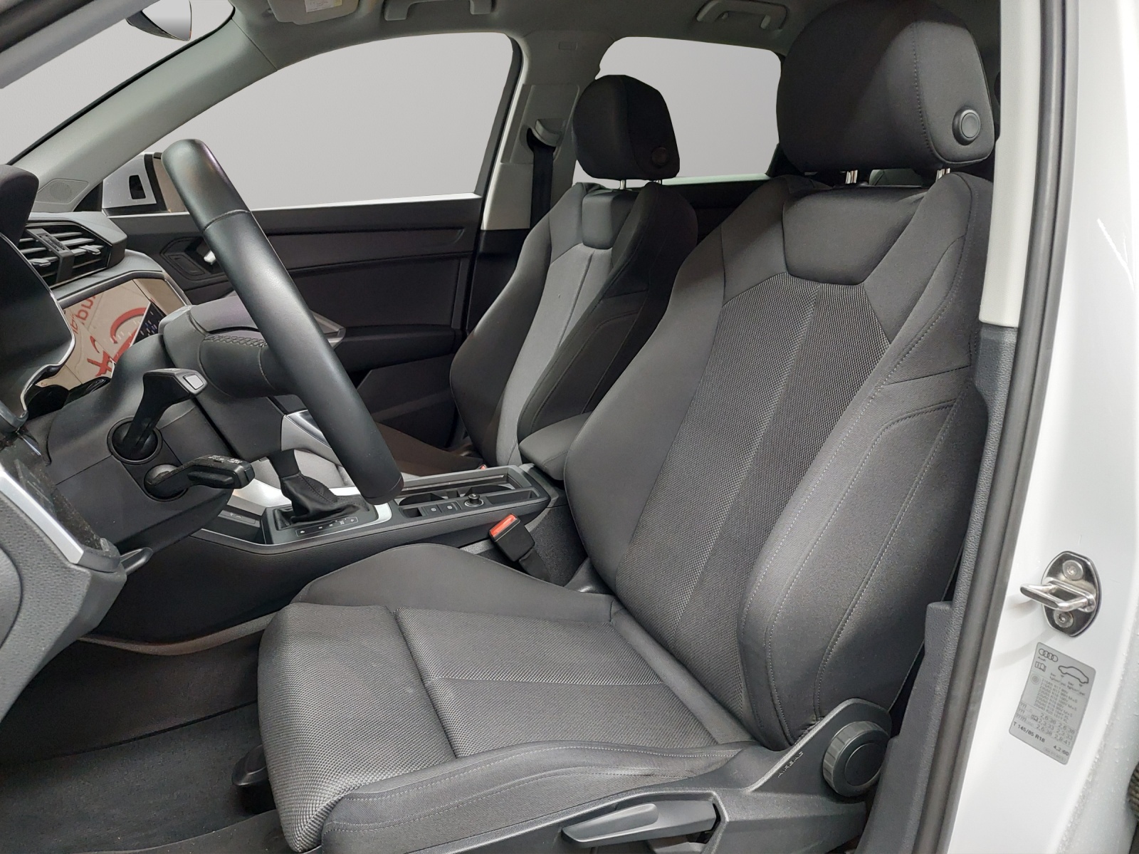 AUDI Q3 35 TDI S line quattro S-tronic-image-5