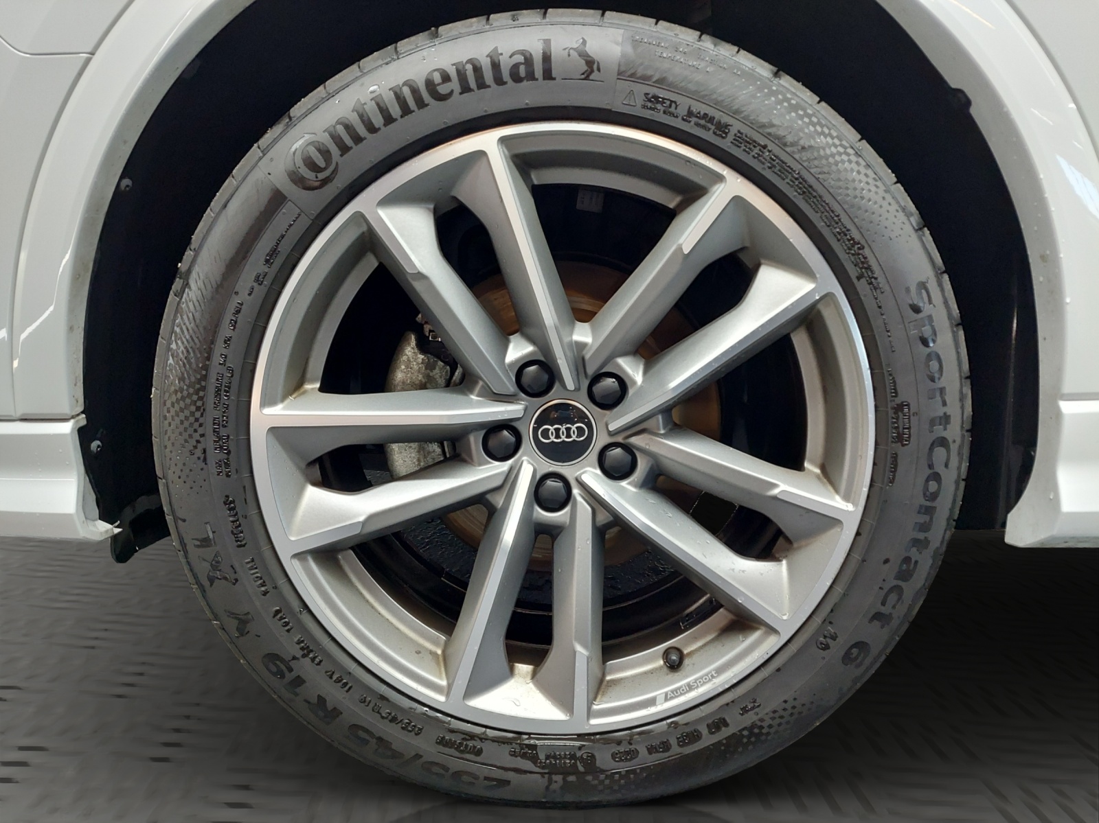 AUDI Q3 35 TDI S line quattro S-tronic-image-11