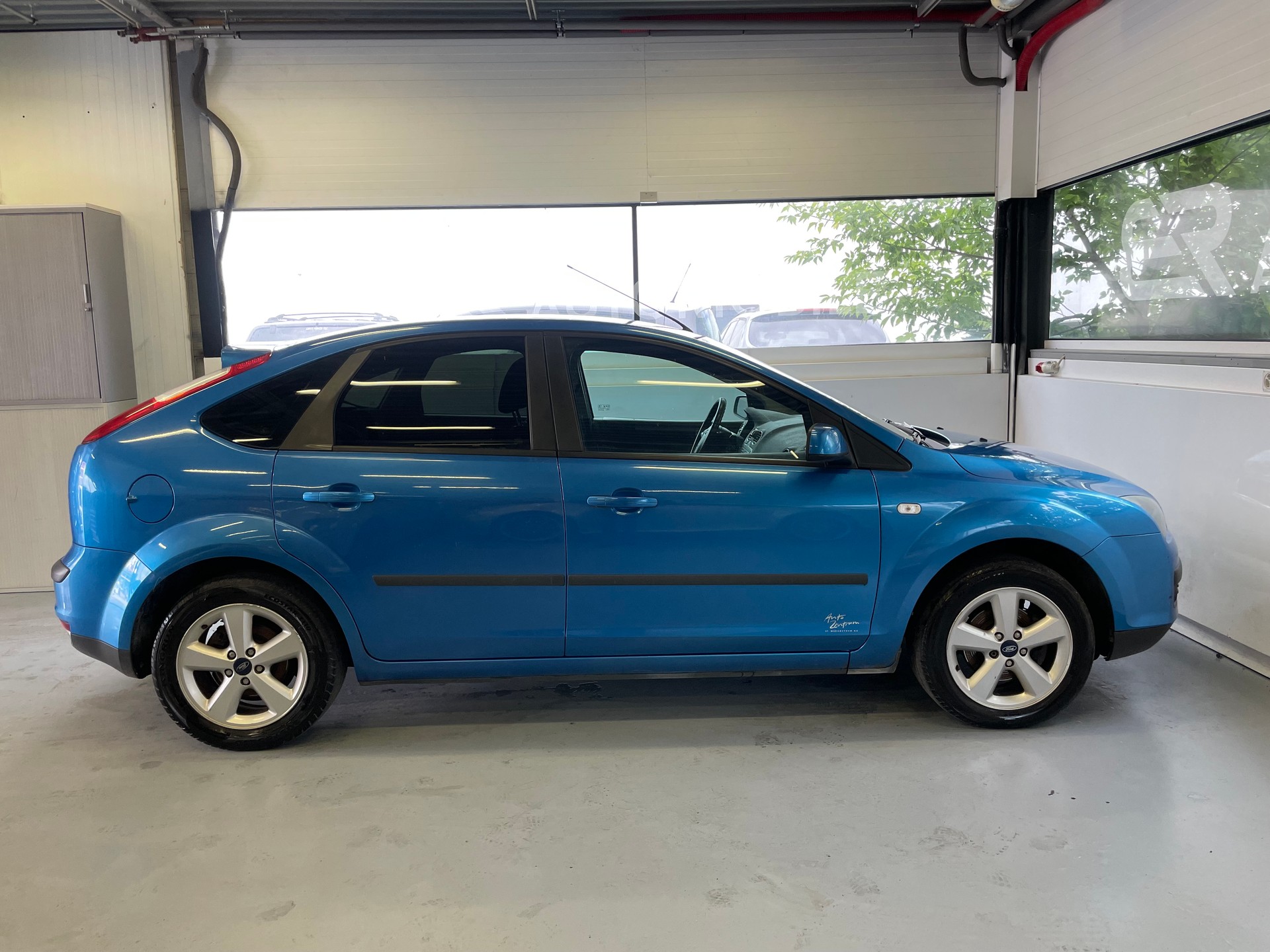 FORD Focus 1.6i VCT Carving-image-3