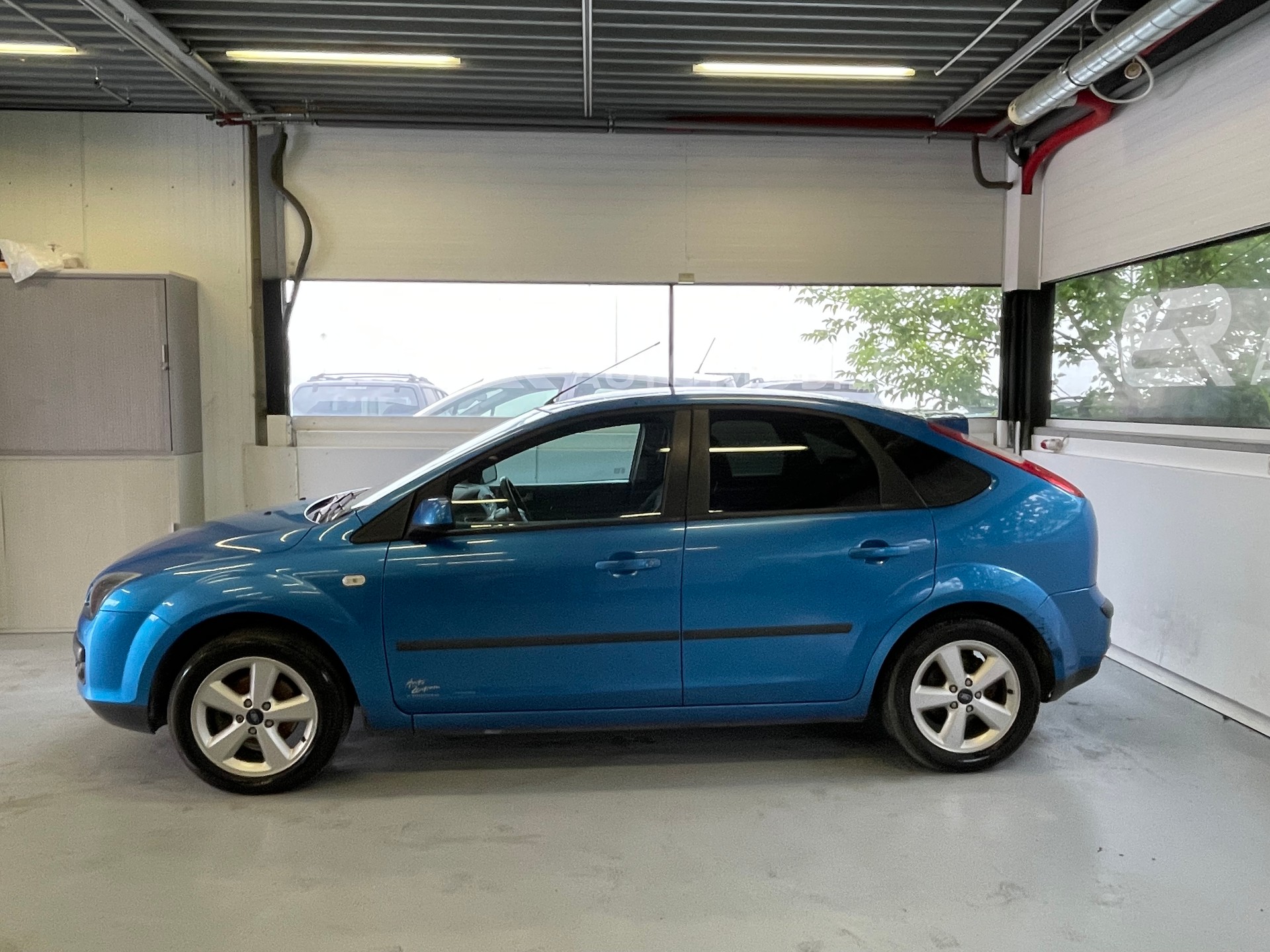 FORD Focus 1.6i VCT Carving-image-1