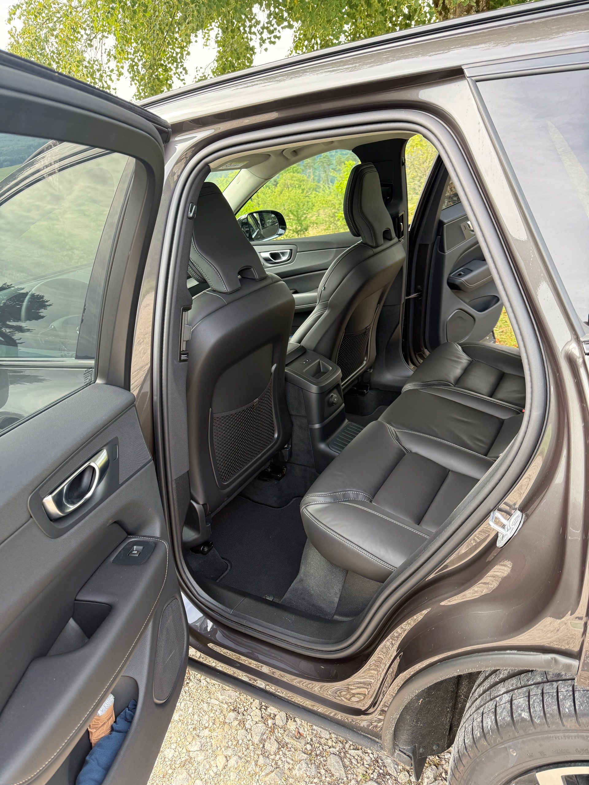 VOLVO XC60 T8 eAWD PluginHybrid Black Edition Geartronic-image-12