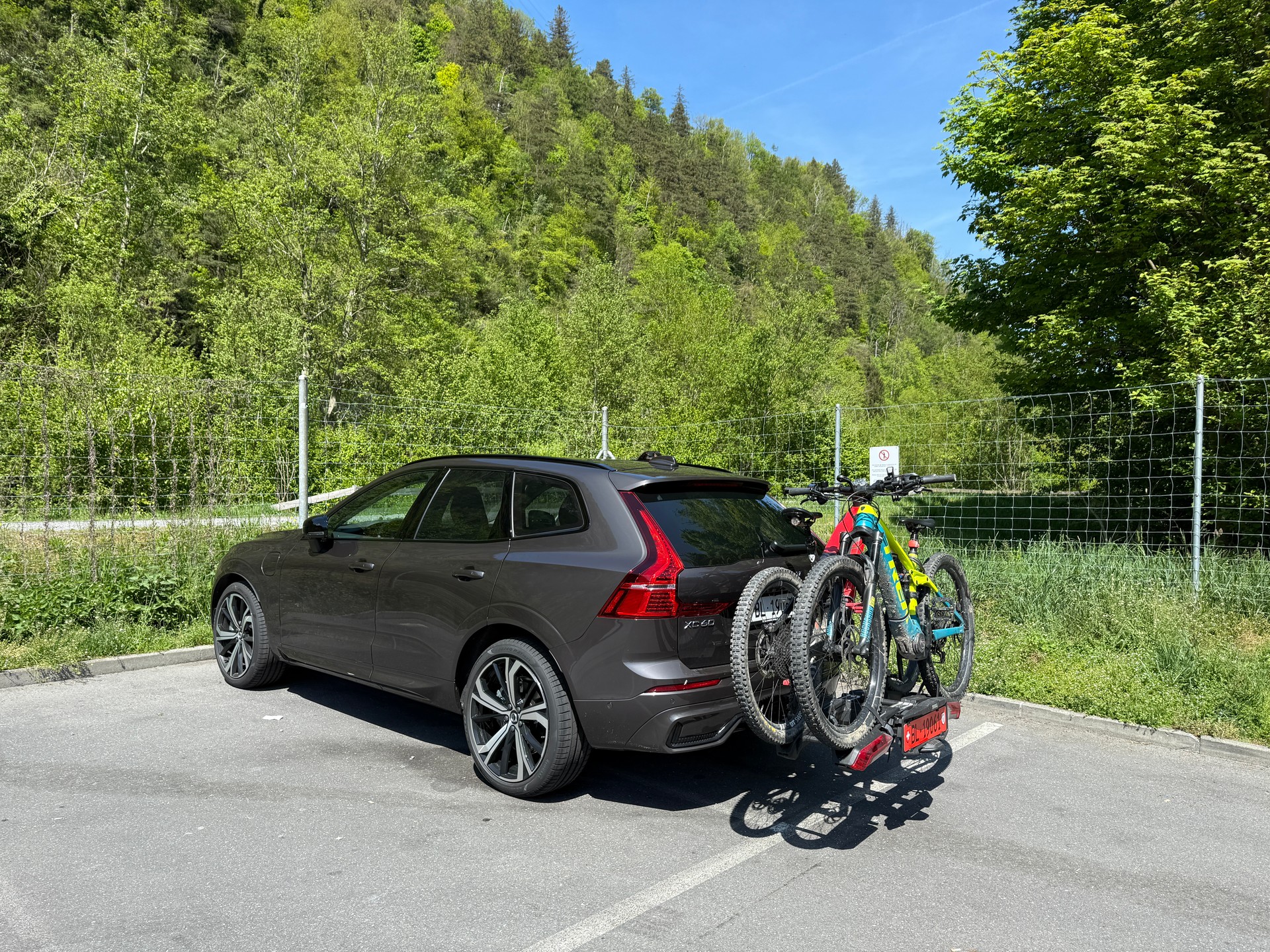 VOLVO XC60 T8 eAWD PluginHybrid Black Edition Geartronic-image-17